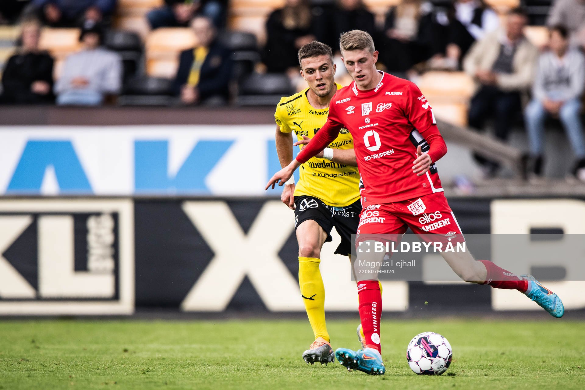 Elfsborgs Alexander Bernhardsson och Mjällbys Ivan Kričak