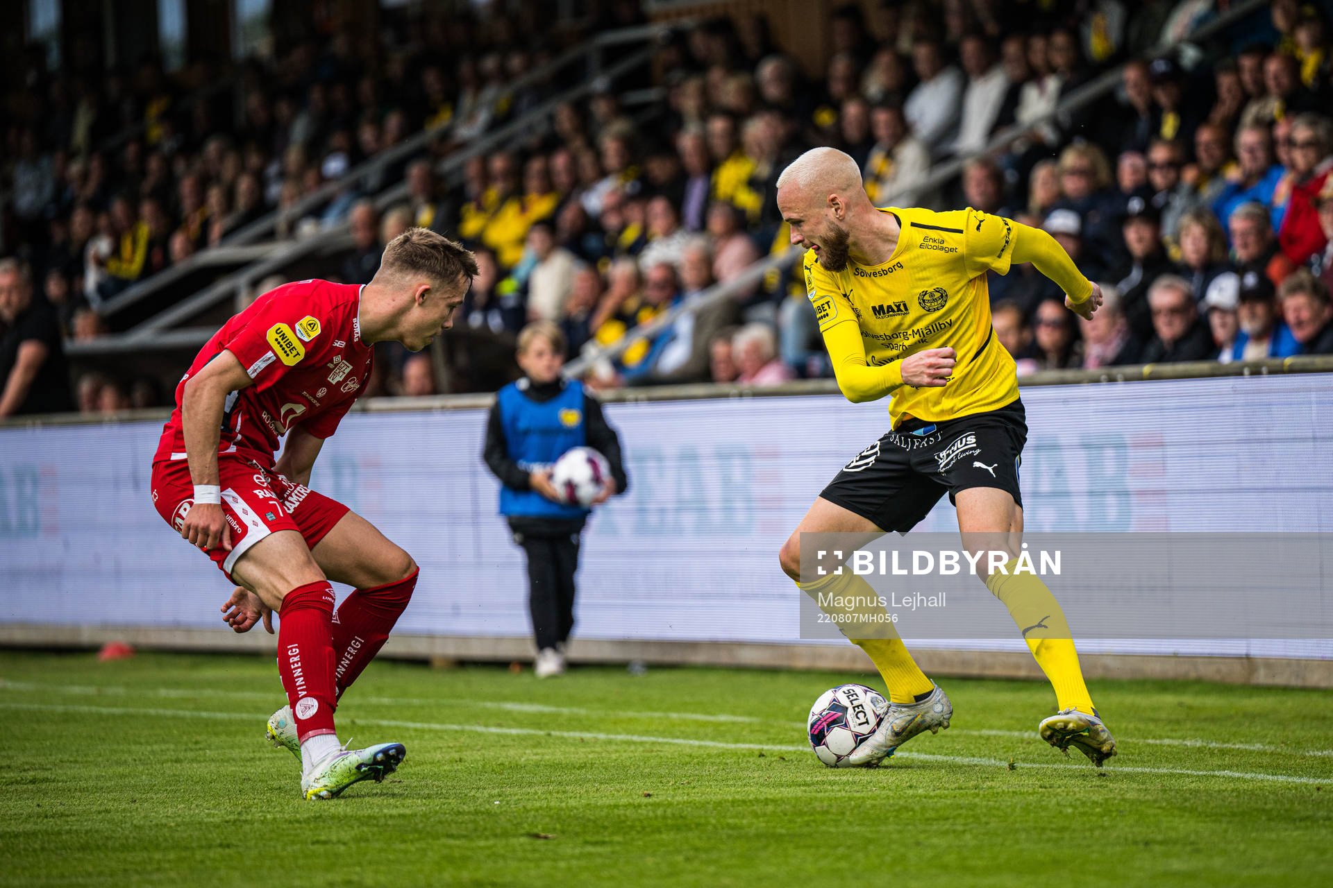 Elfsborgs Jacob Ondrejka och Mjällbys Adam Ståhl