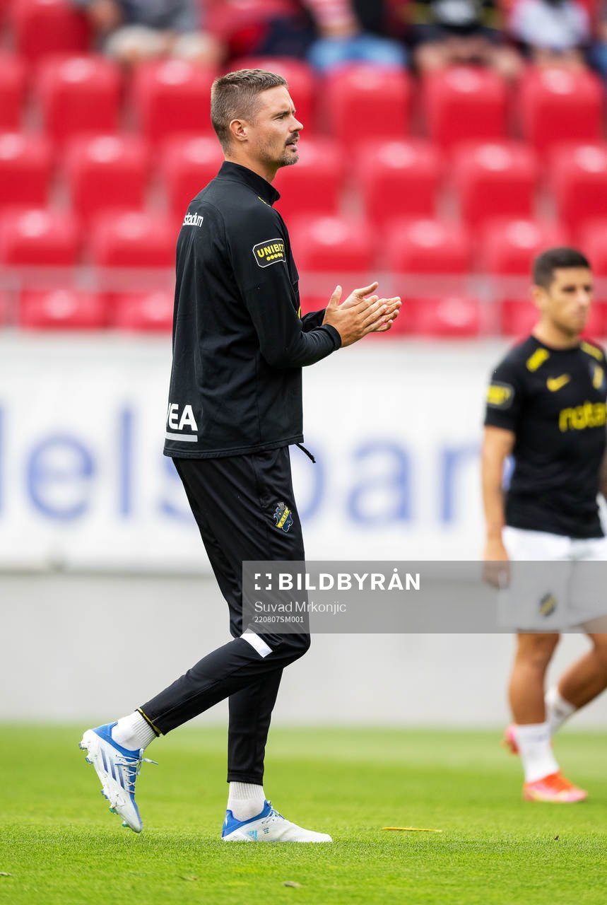 s Mikael Lustig