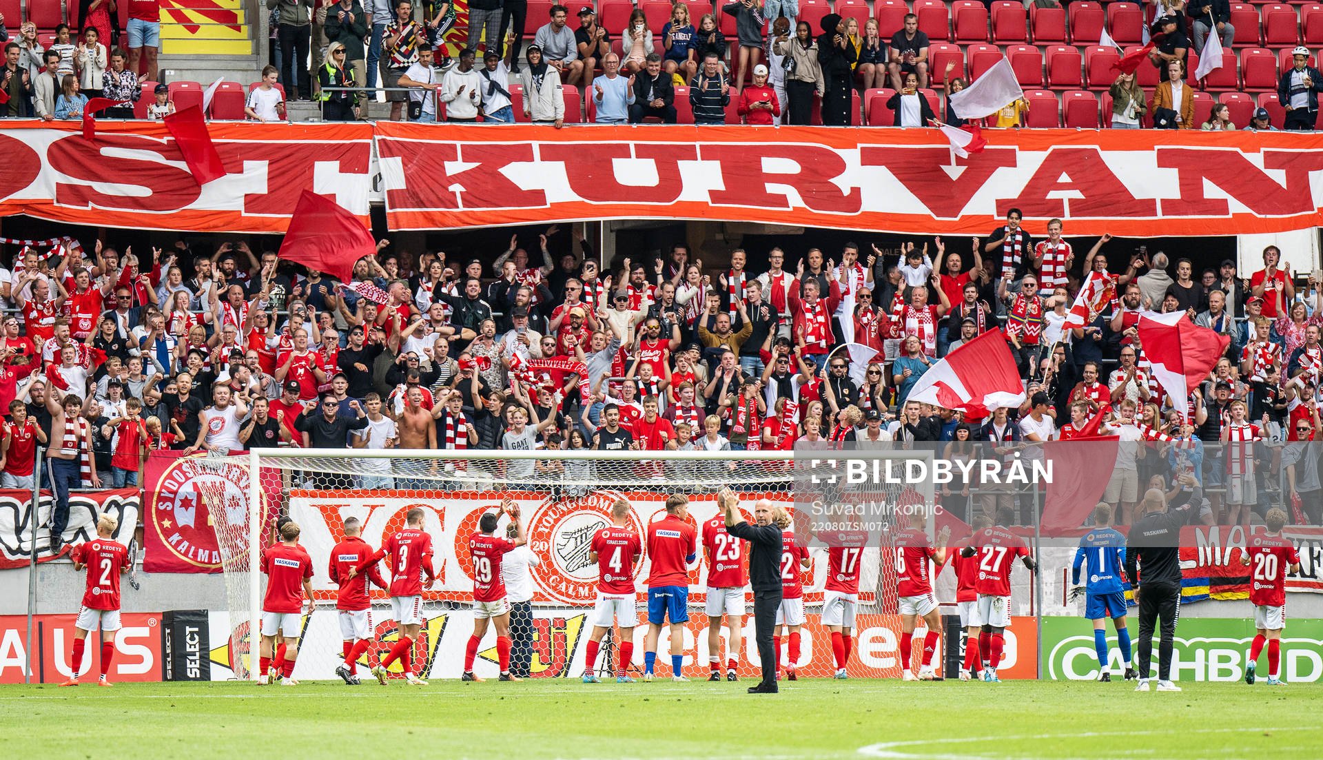 Kalmars spelare och tränare Henrik Rydström jublar