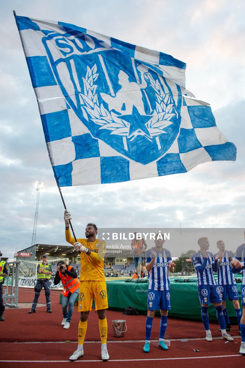 IFK Göteborgs målvakt Warner Hahn jublar