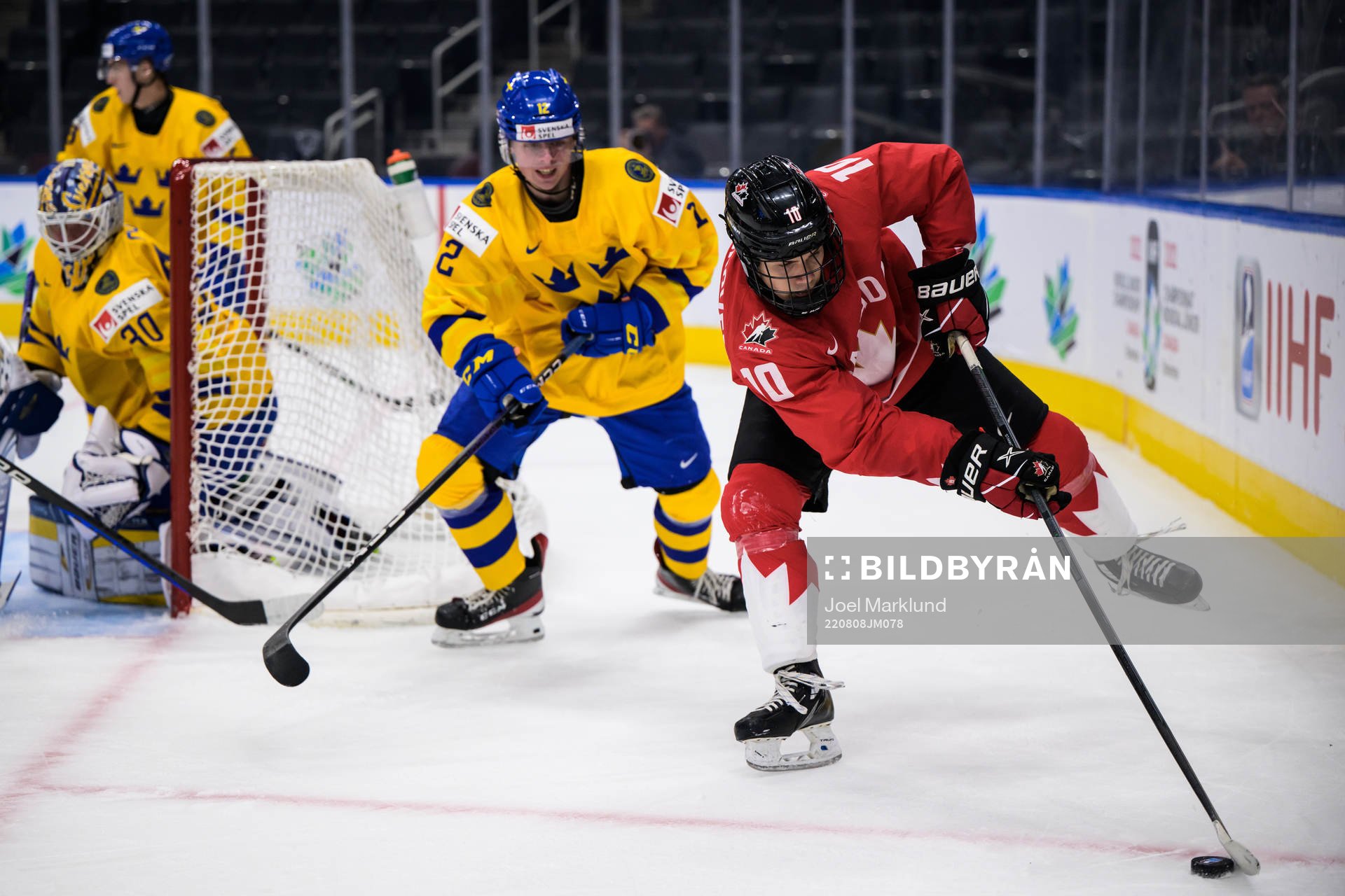 Ludvig Jansson of Sweden and Logan Stankoven of Canada