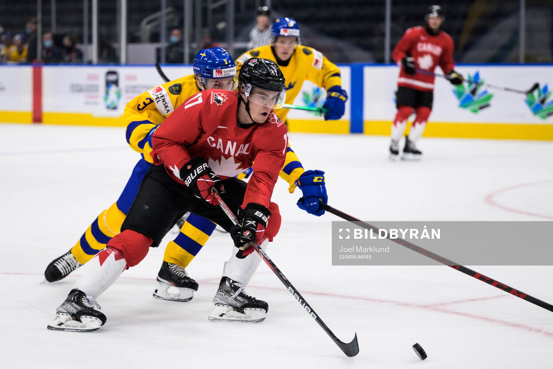 Helge Grans of Sweden and Ridly Greig of Canada