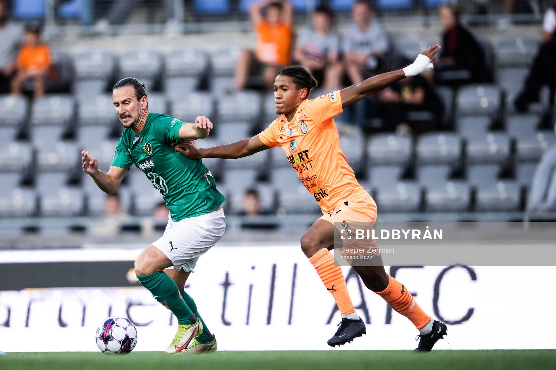 Jönköpings Södras Edin Hamidovic och AFC Eskilstunas