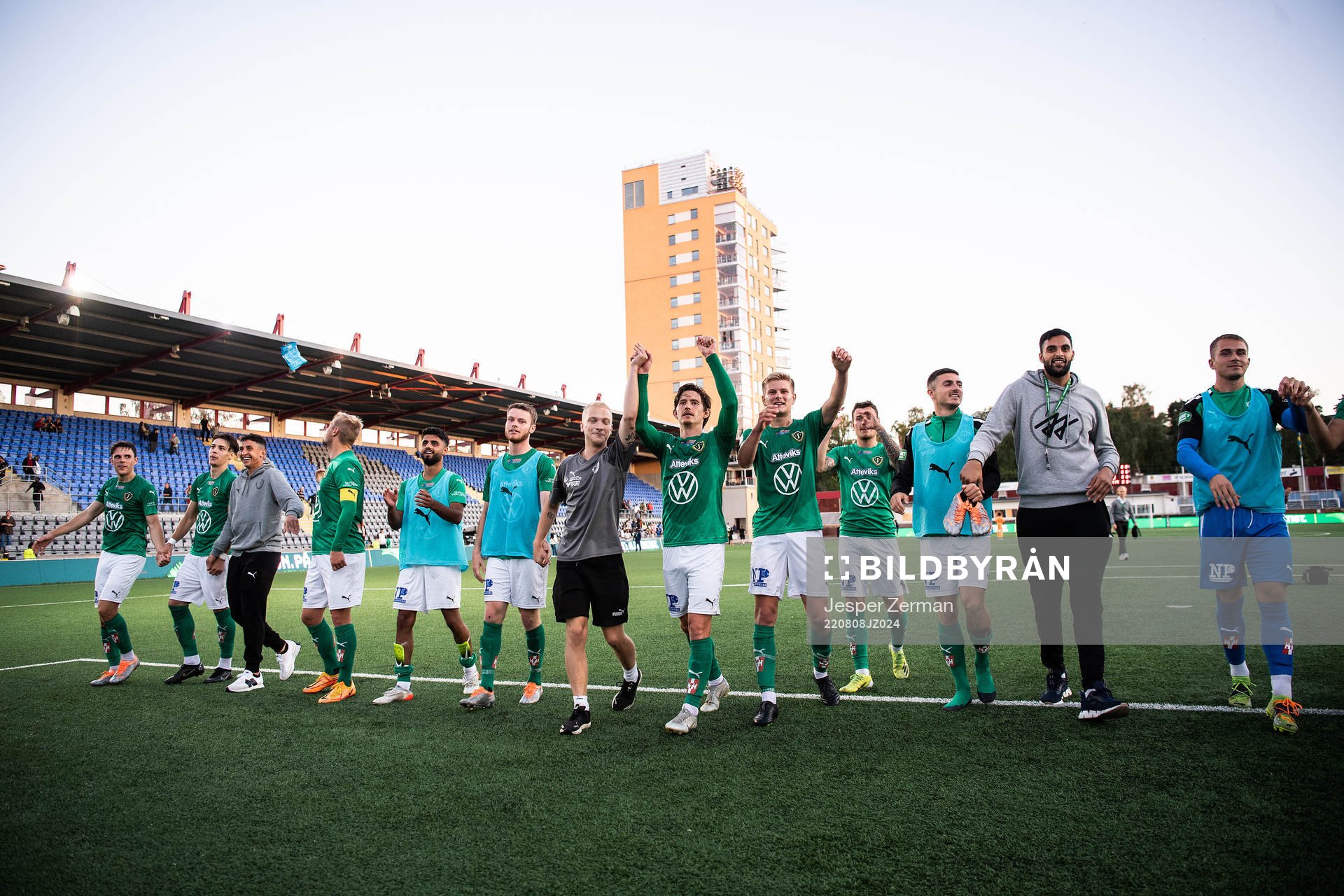 Jönköpings Södras spelare jublar