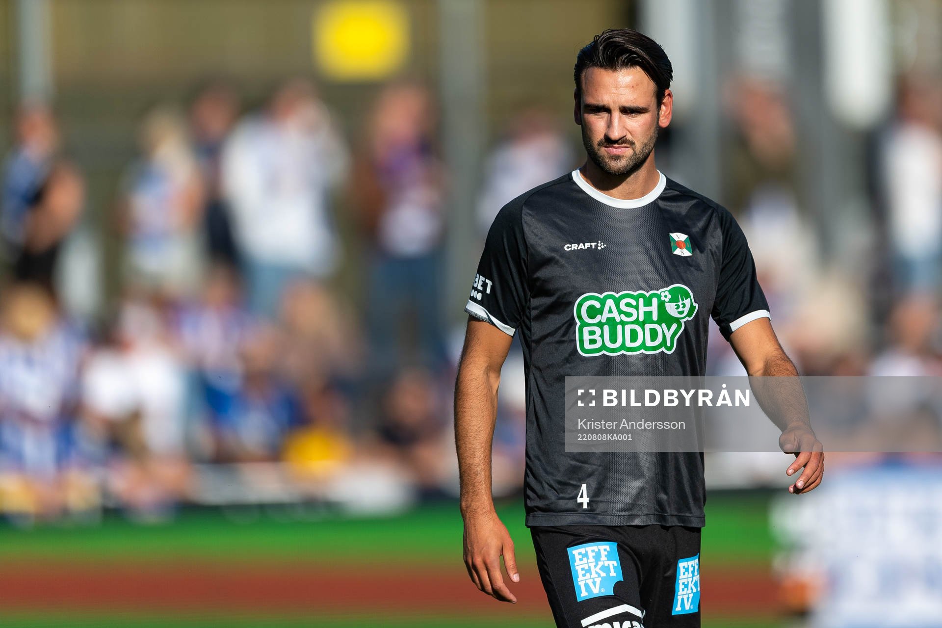 Varbergs Oliver Stanisic före fotbollsmatchen i Allsvenskan mellan Varberg och IFK Göteborg den 8 augusti 2022 i Varberg. 