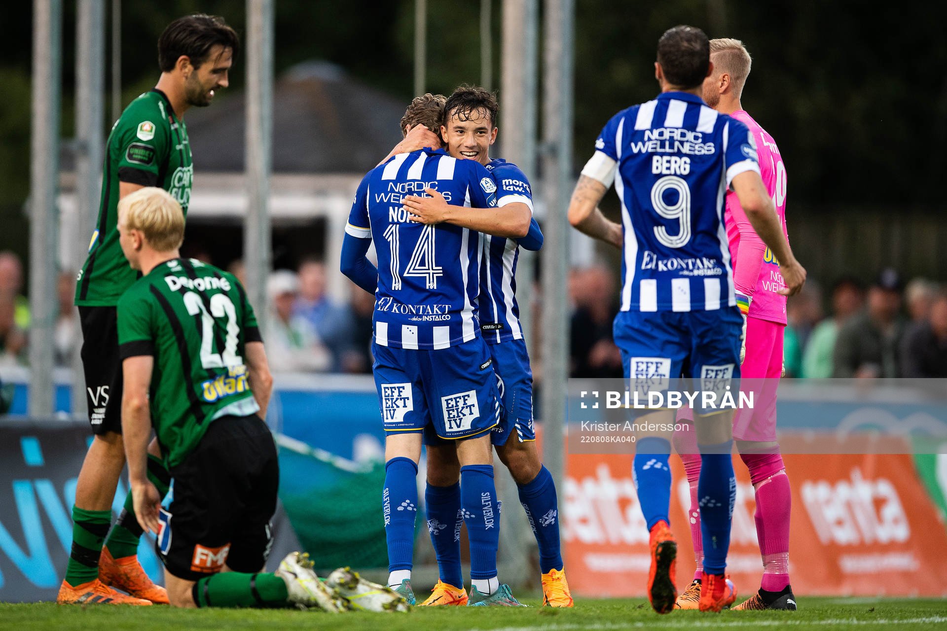 IFK Göteborgs Gustaf Norlin och Hussein Carneil jublar