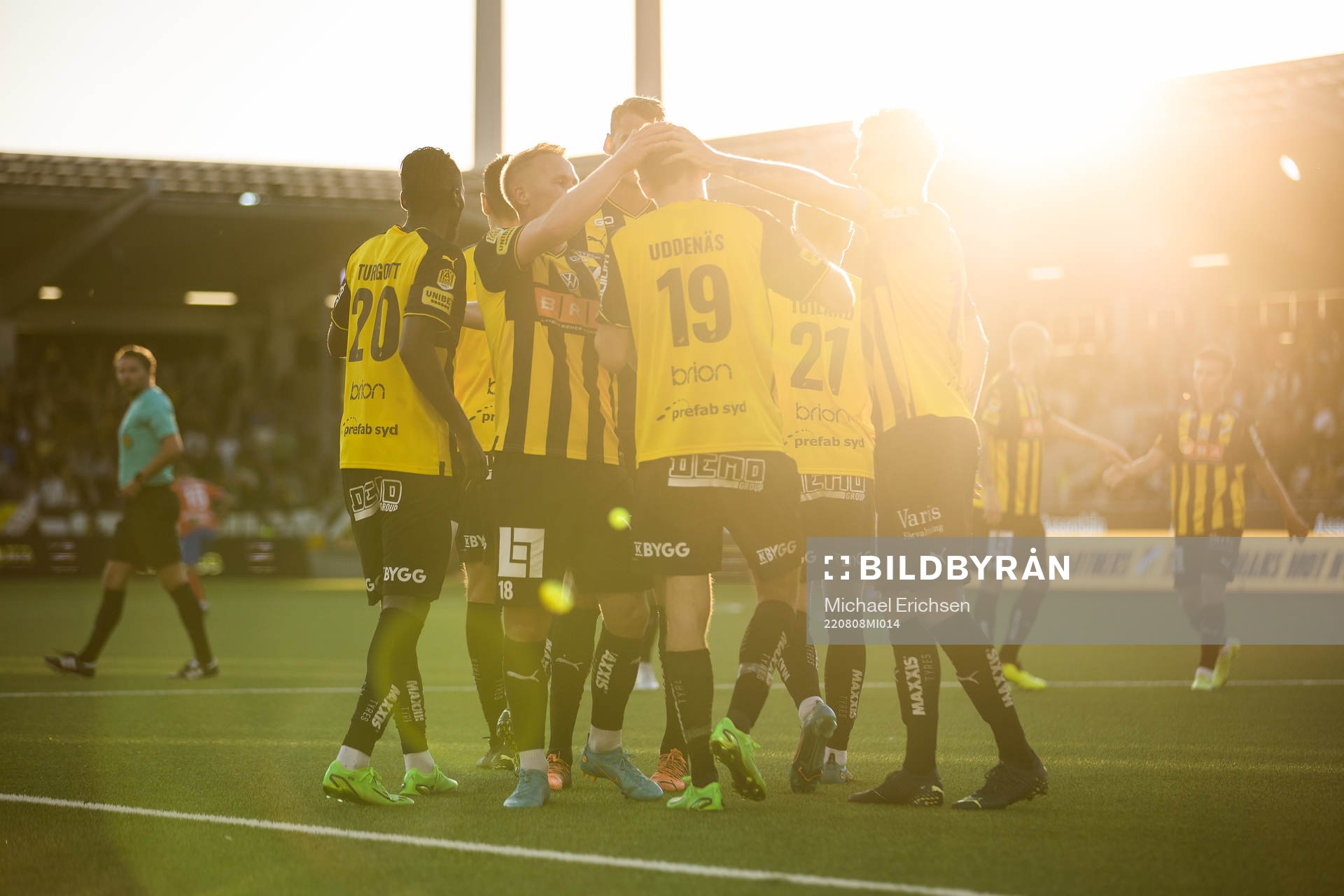 Häckens Oscar Uddenäs jublar