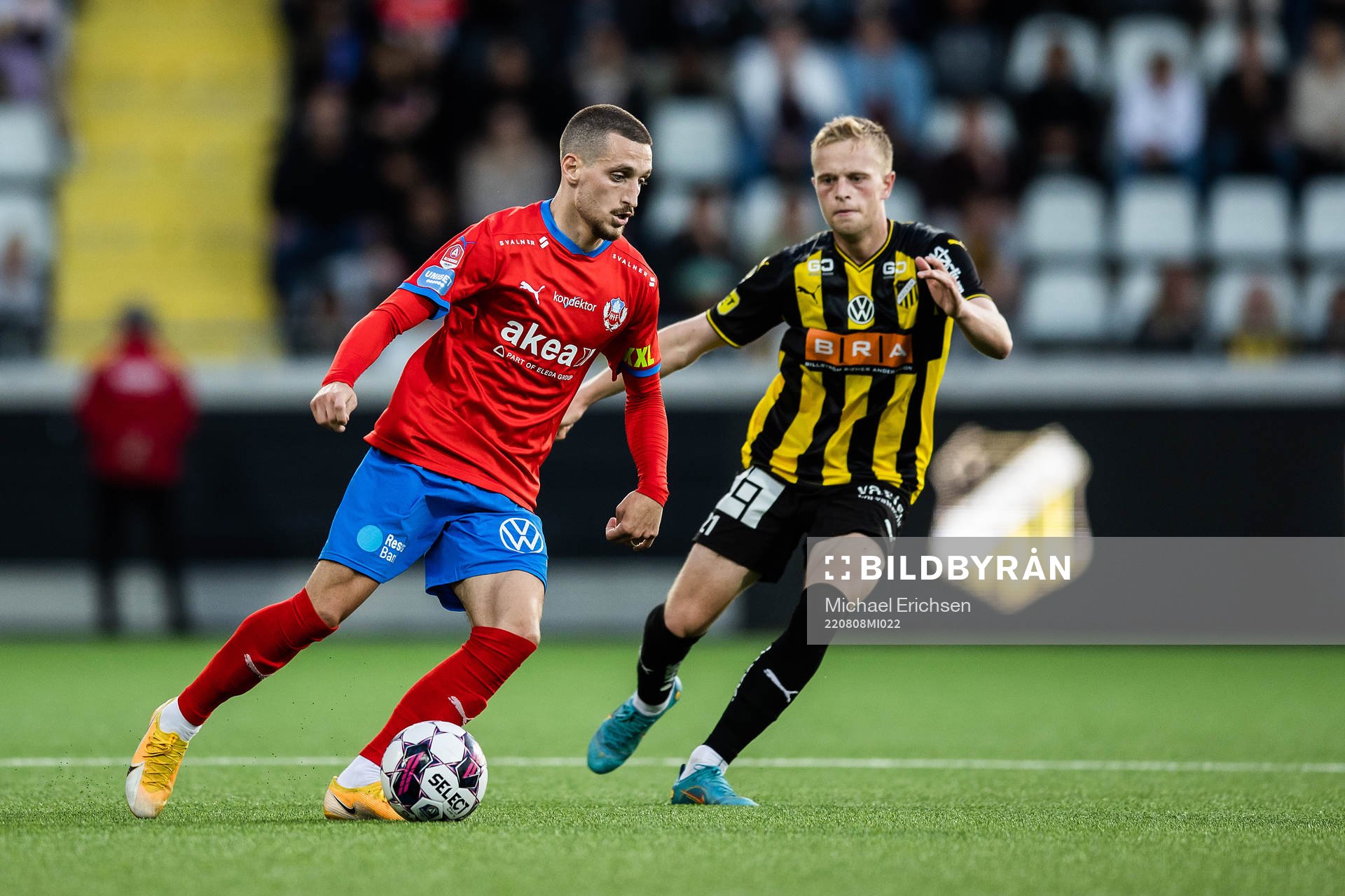 Helsingborgs Arian Kabashi och Häckens Tomas Olai Totland