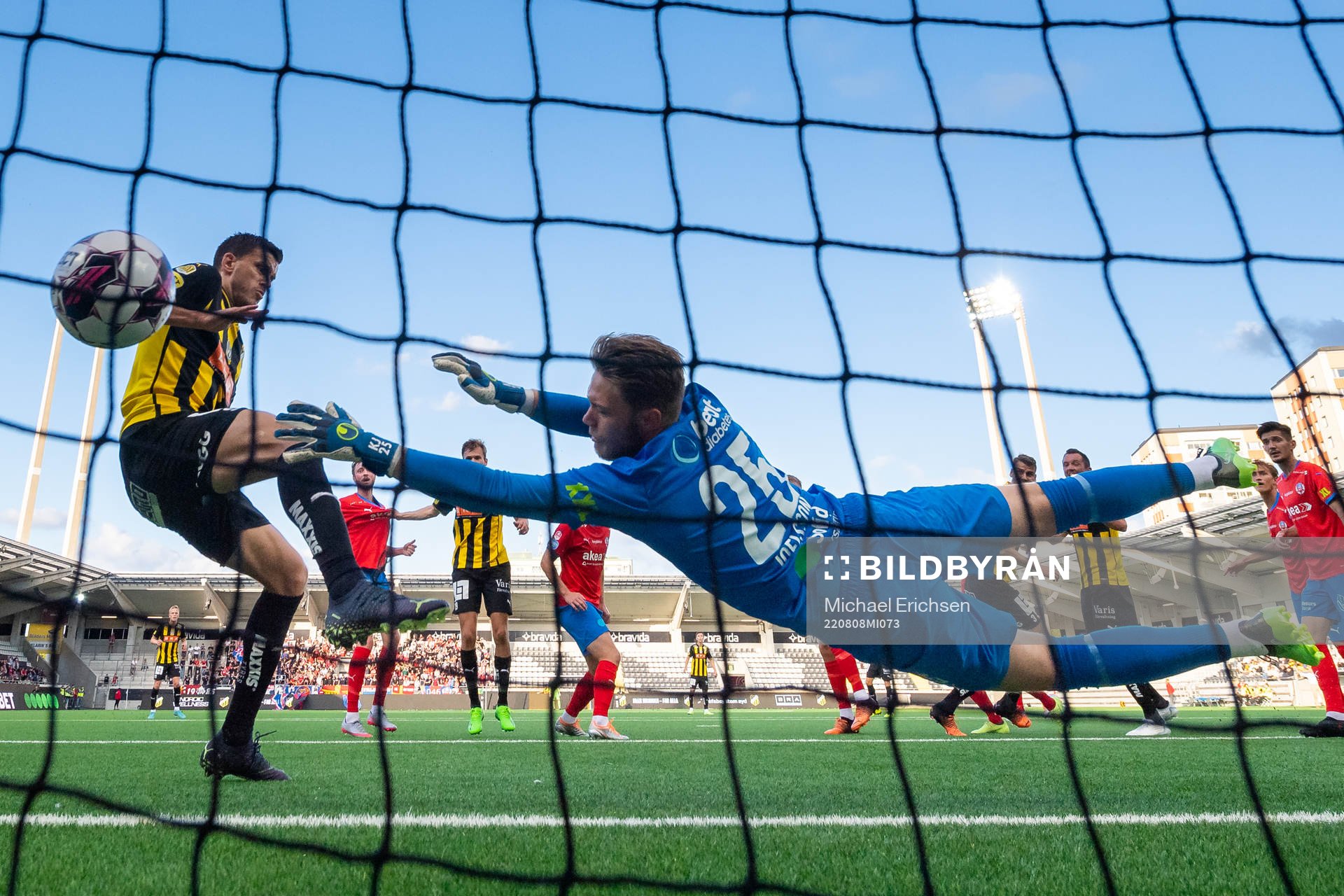 Häckens Johan Hammar nickar in 1-0 i mål bakom