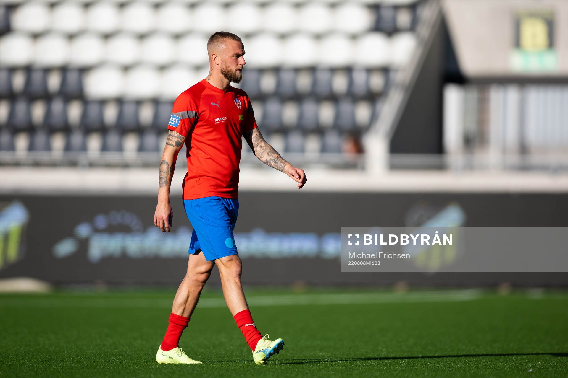 Helsingborgs Alexander Faltsetas innan  fotbollsmatchen i