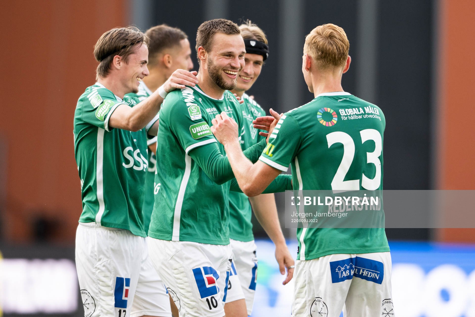 Brages Niklas Söderberg jublar med lagkamraterna