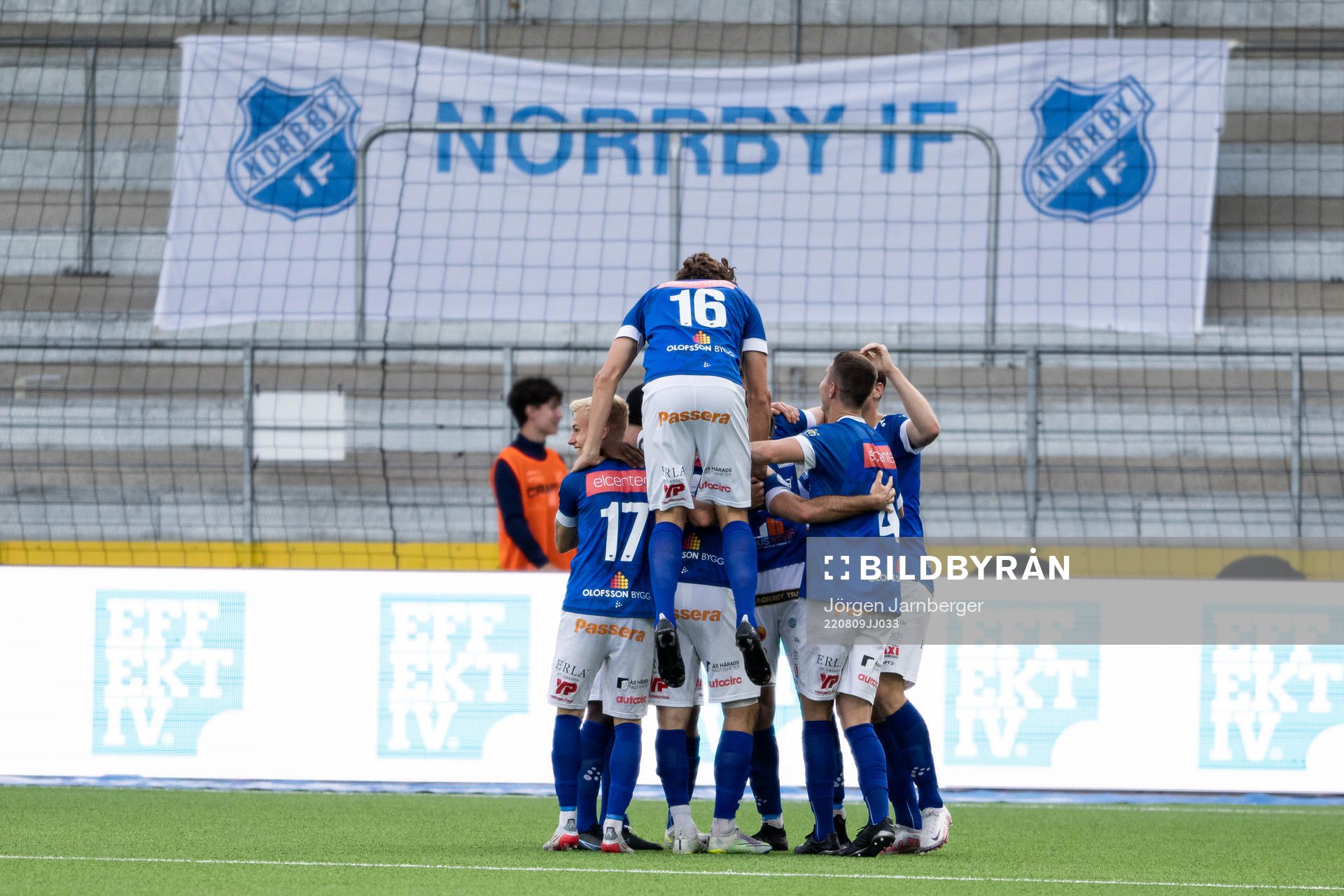 Norrbys spelare jublar