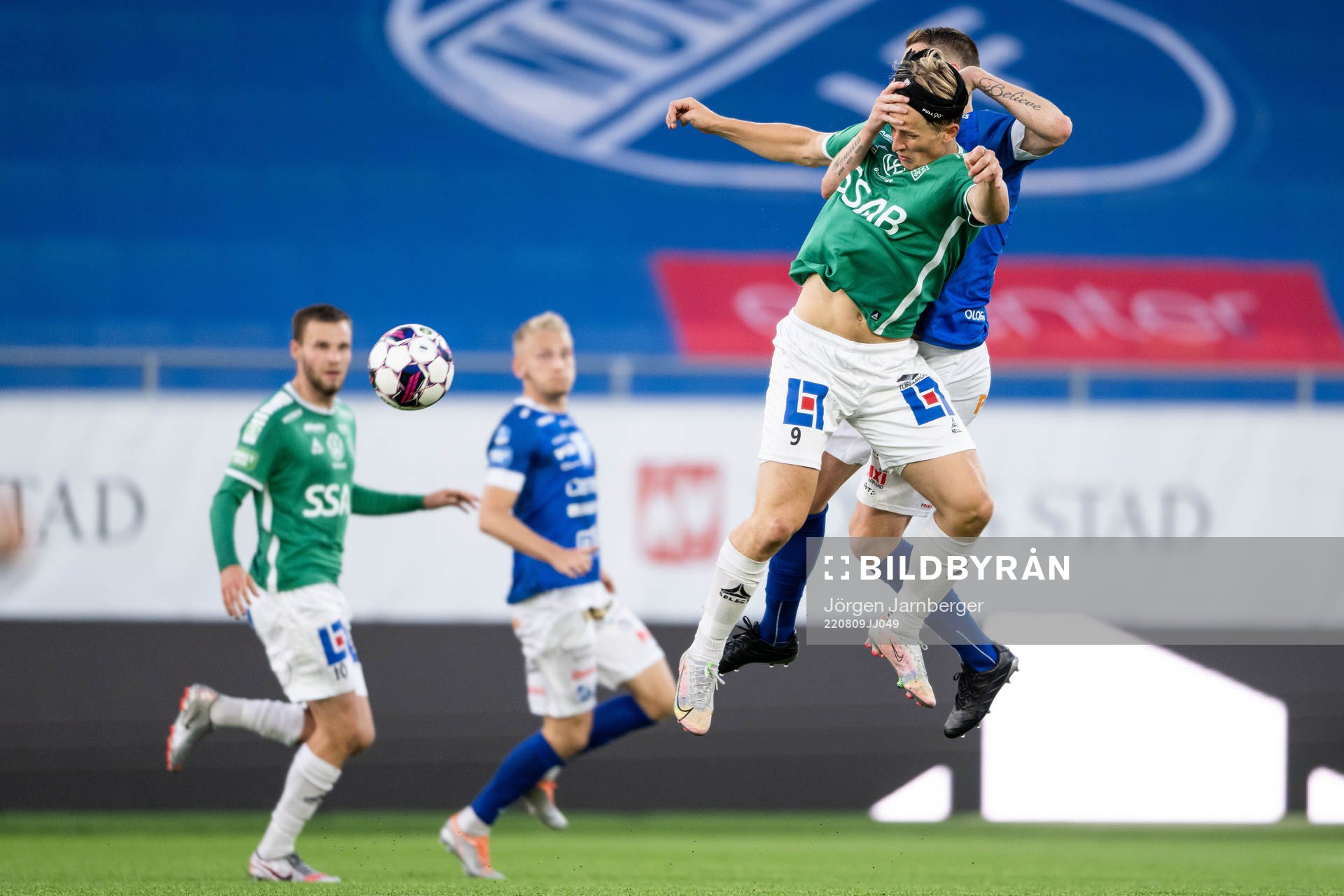 Brages Douglas Karlberg i klamp med Norrbys Ivo Pekalski