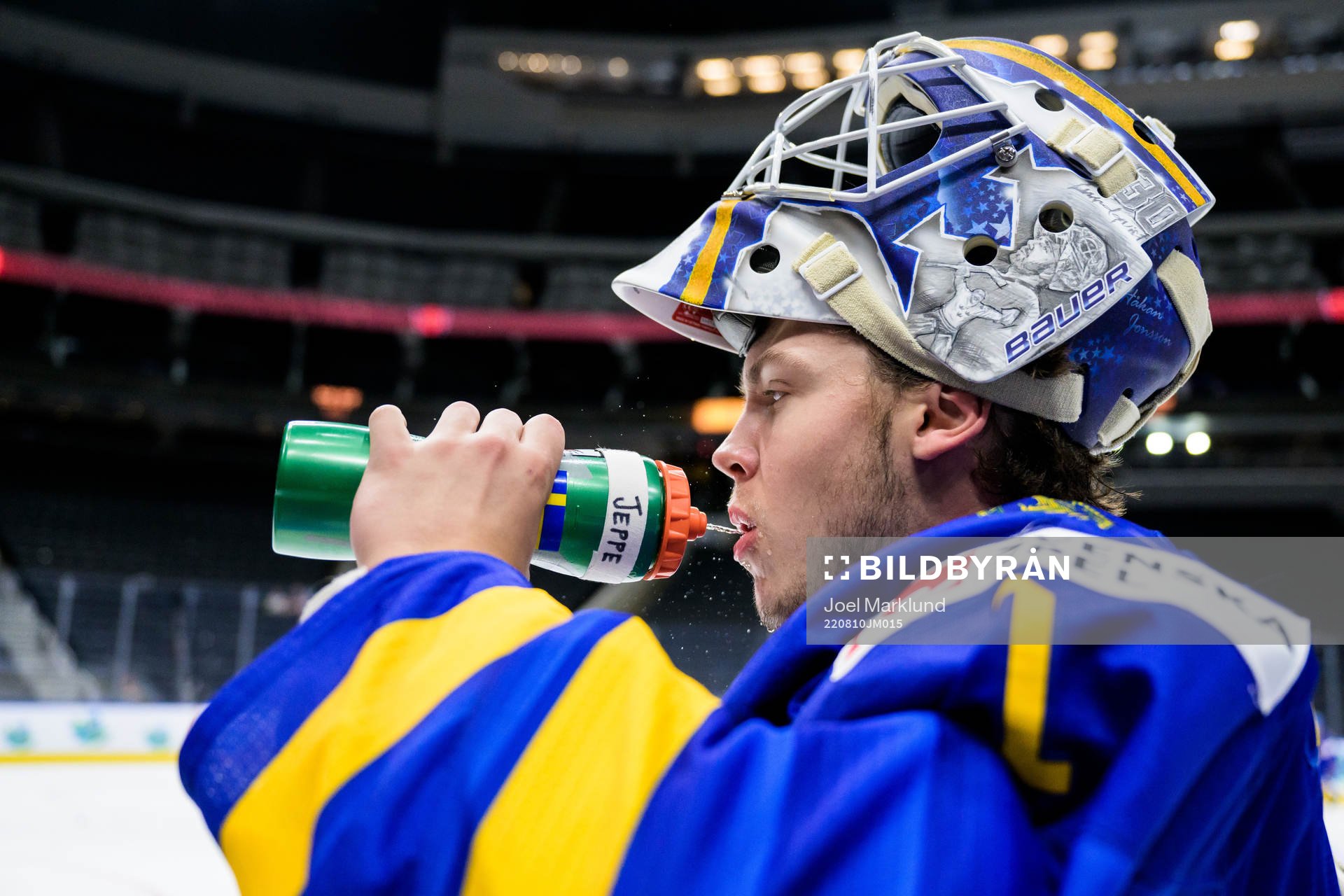 goaltender Jesper Wallstedt of Sweden