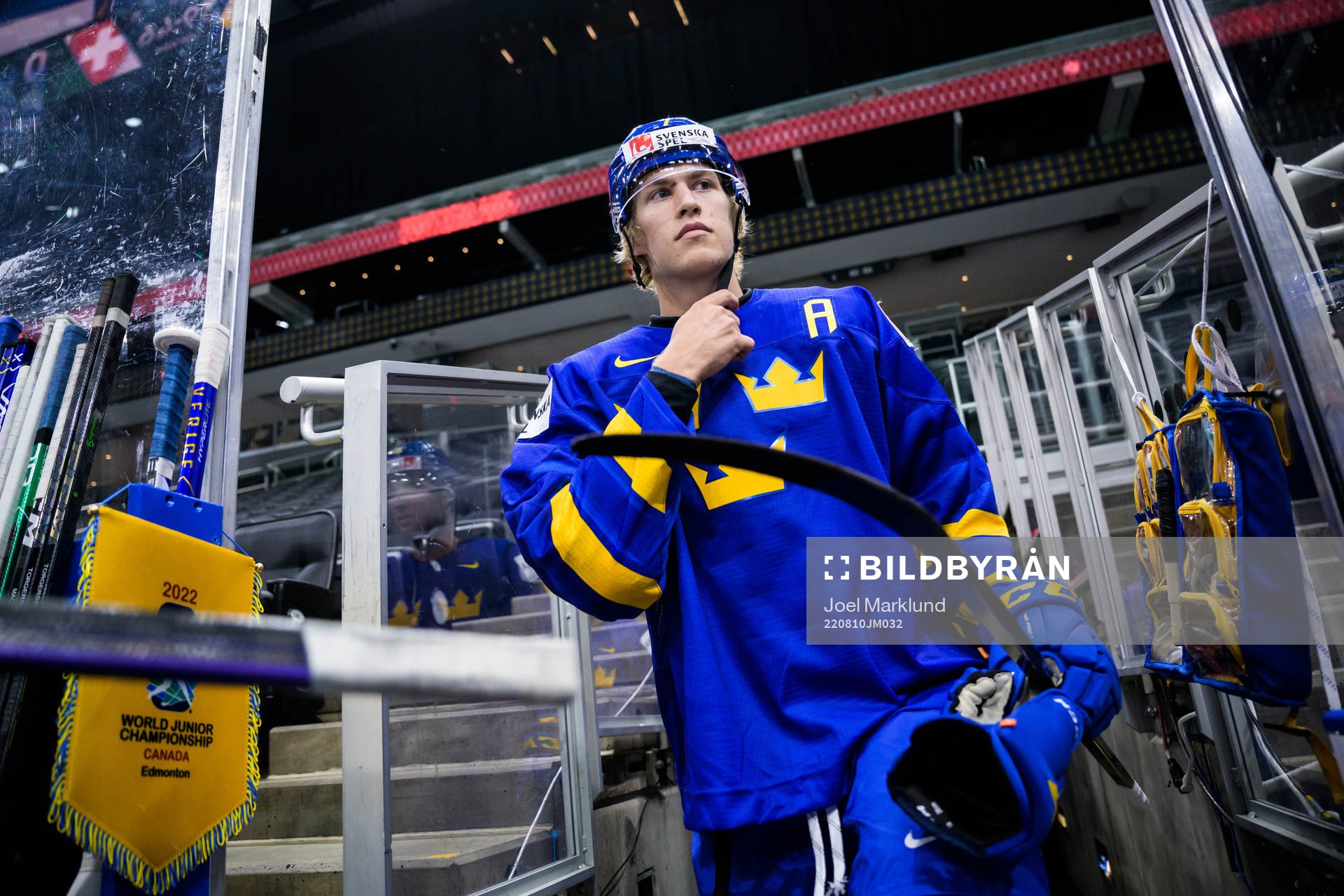 Simon Edvinsson of Sweden at warm-up