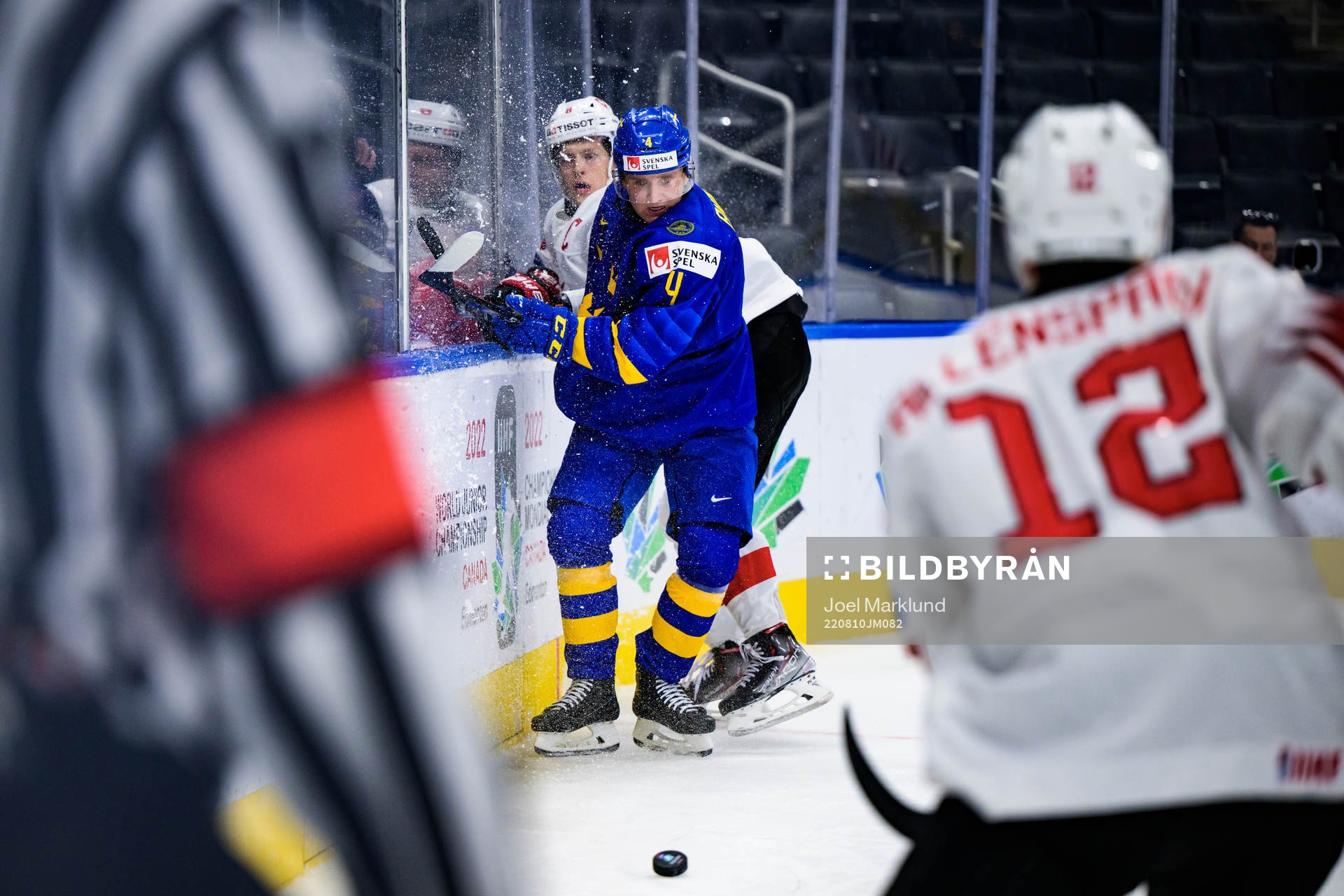 Simon Knak of Switzerland and Emil Andrae of Sweden