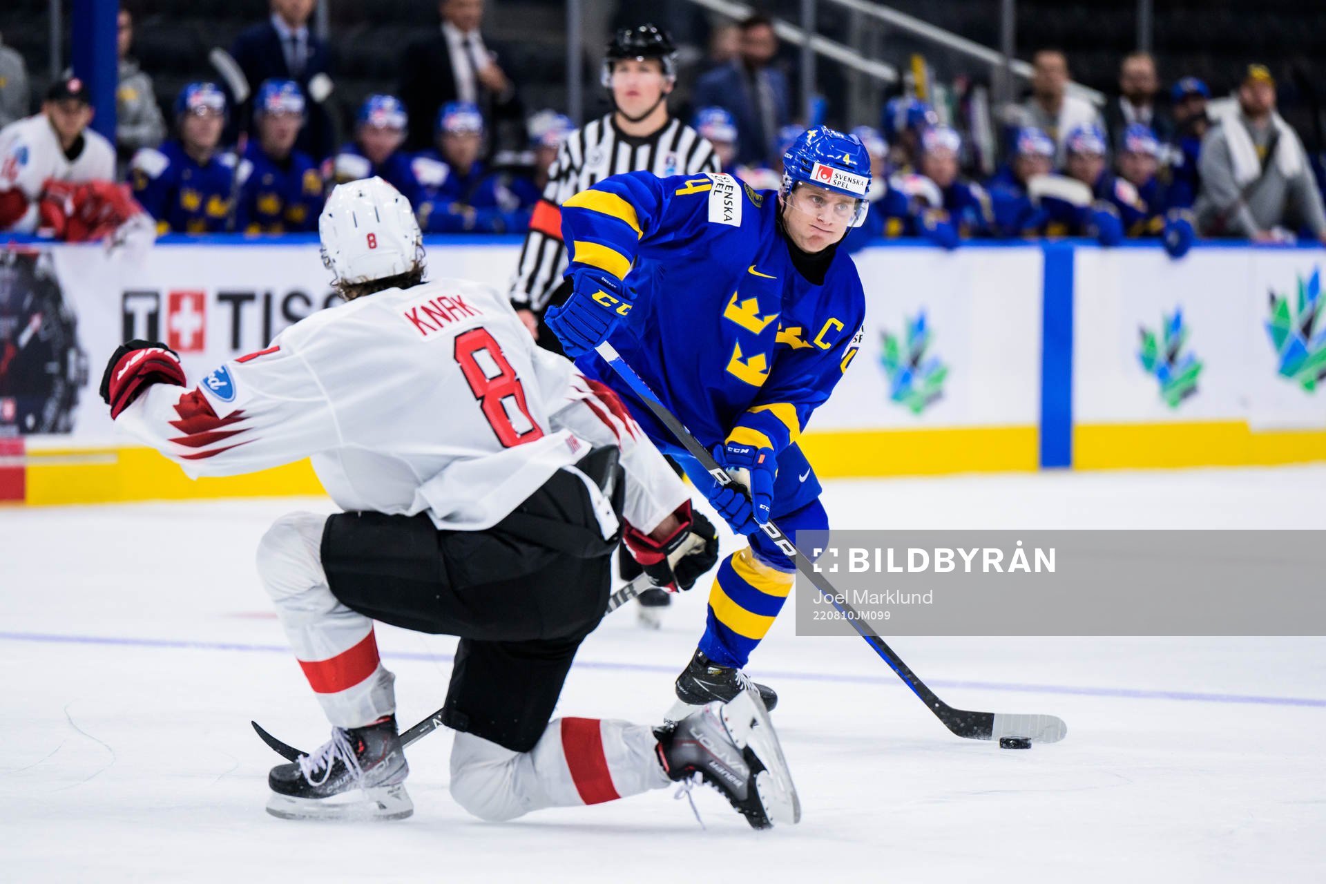 Simon Knak of Switzerland and Emil Andrae of Sweden