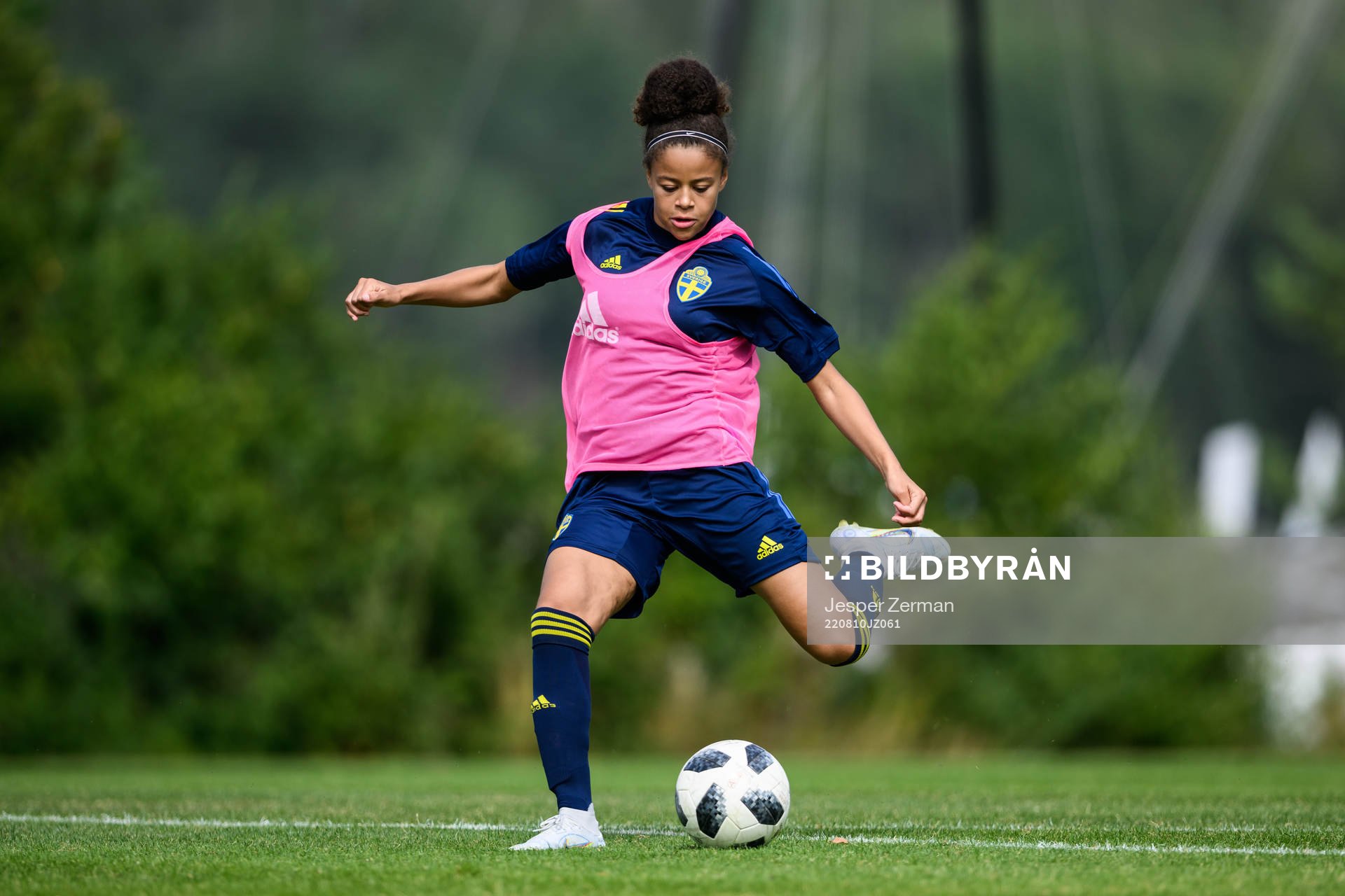 Felicia Schröder under en träning med det svenska F15-landslaget i fotboll den 10 augusti 2022 i Stockholm. 