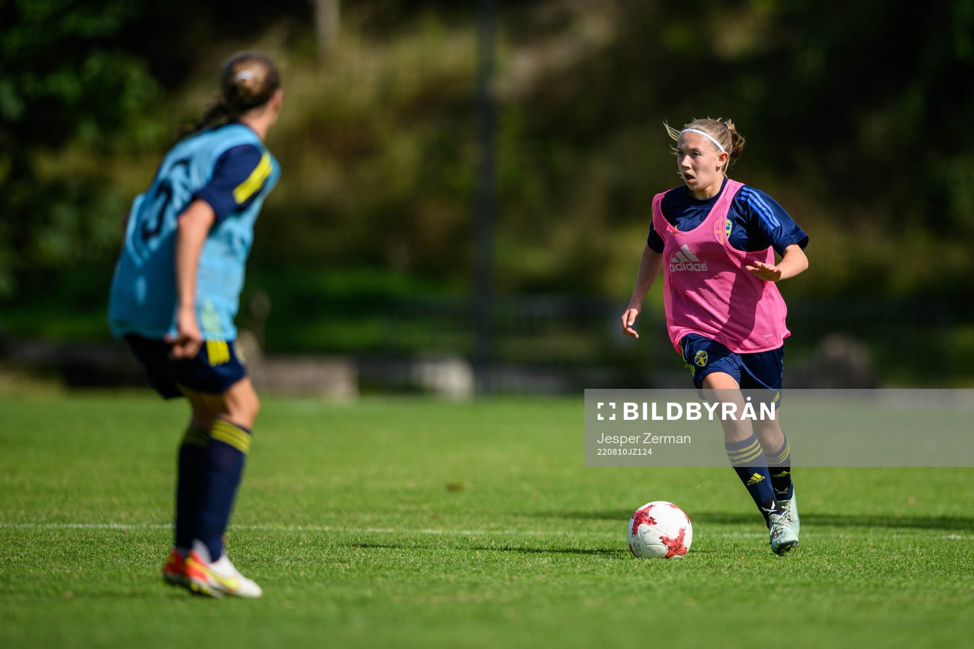 Medea Wignell under en träning med det svenska F15-landslaget i fotboll den 10 augusti 2022 i Stockholm. 