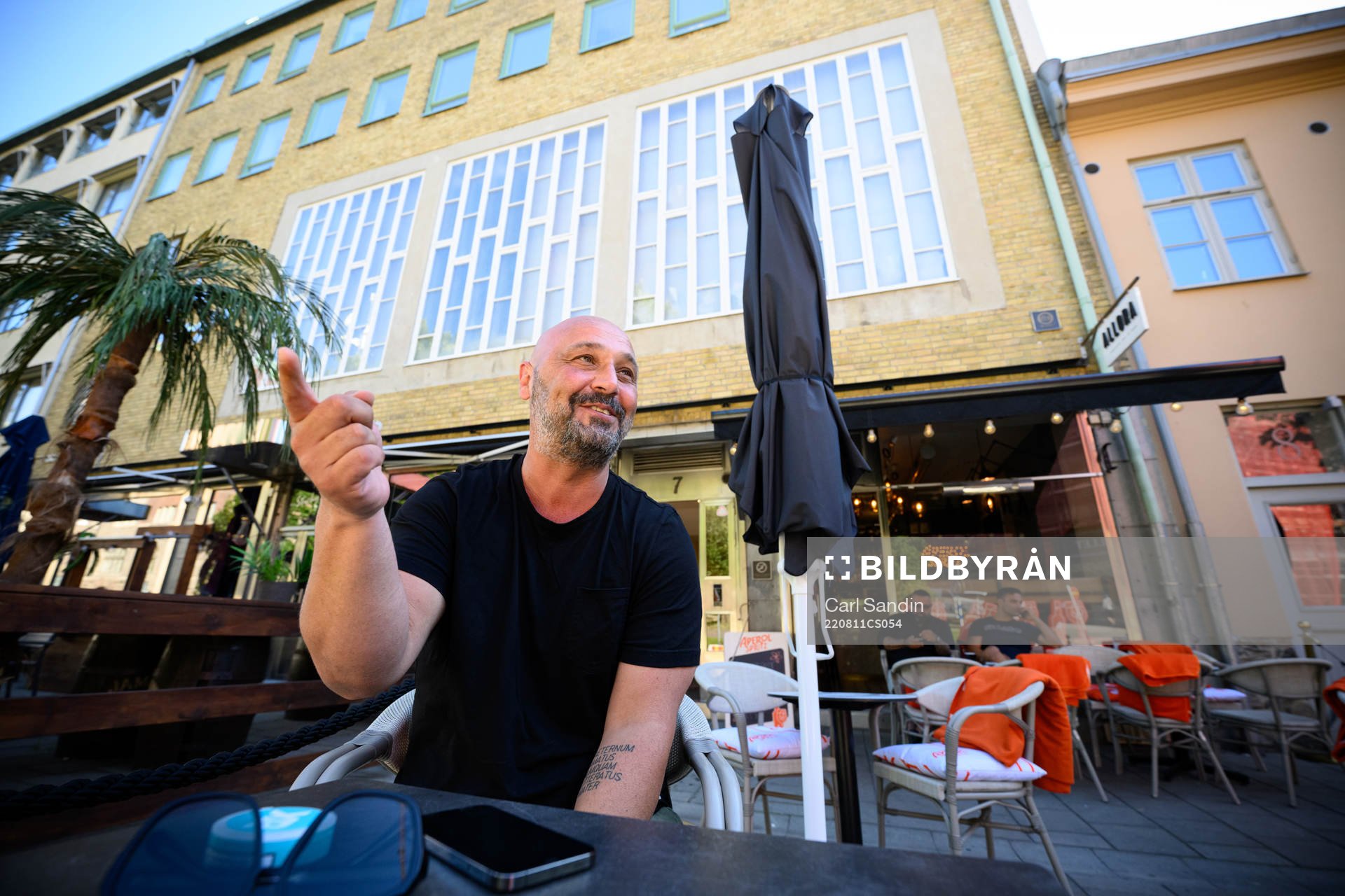 Utsiktens tränare Bosko Orovic blir intervjuad