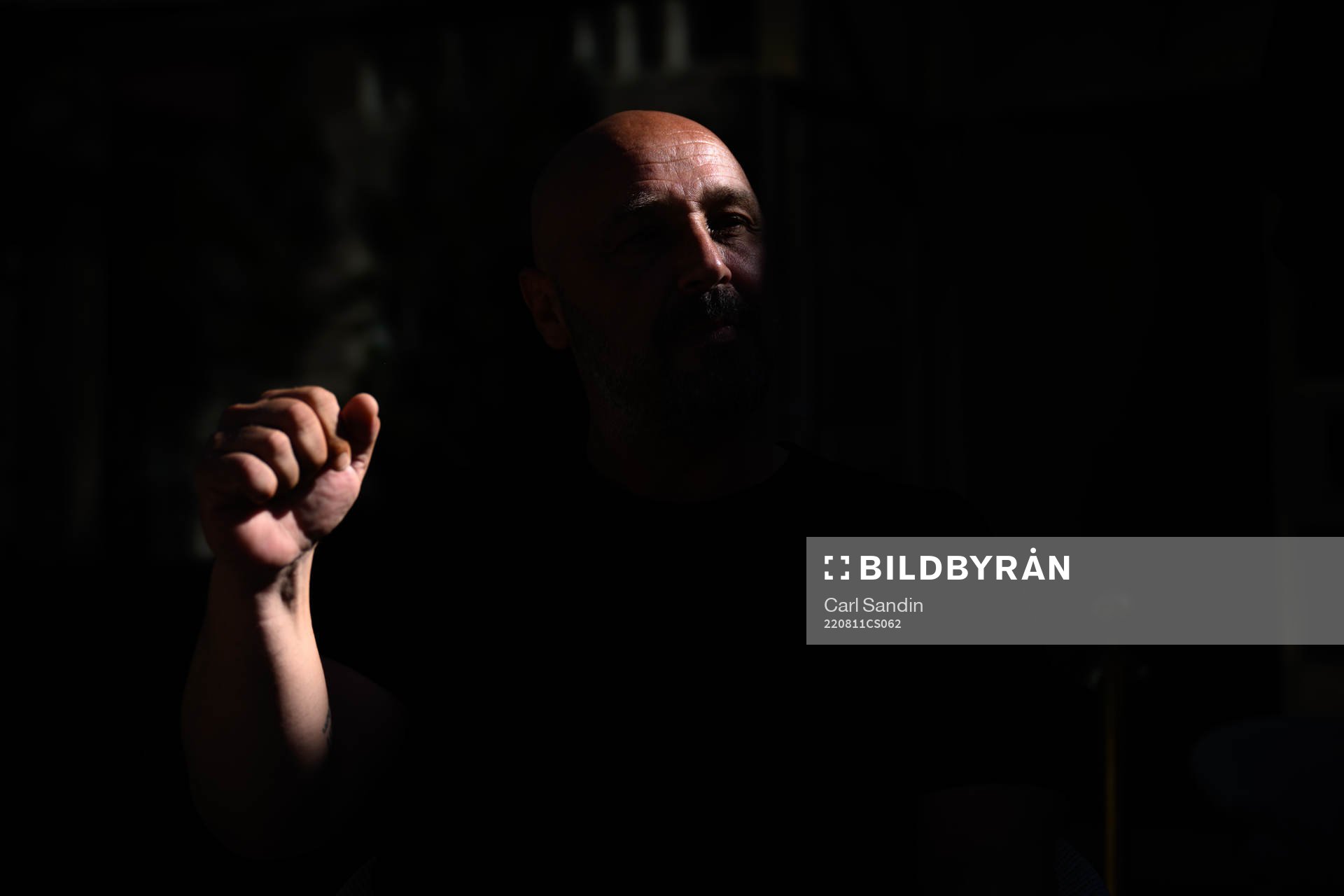 Utsiktens tränare Bosko Orovic blir intervjuad