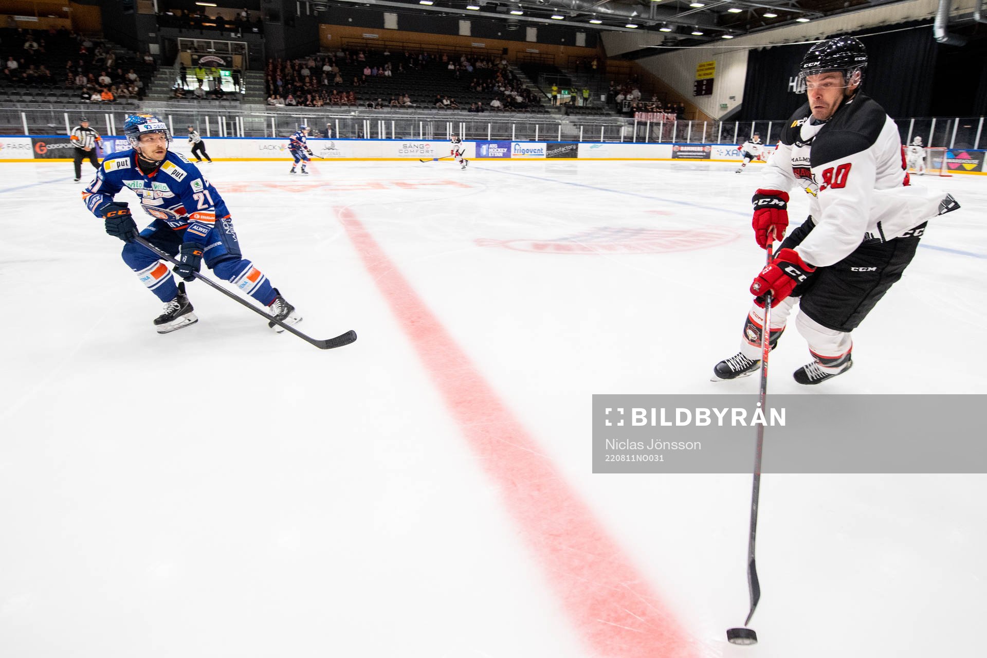 Växjös Brian Cooper och Malmö Redhawks Lance Bouma