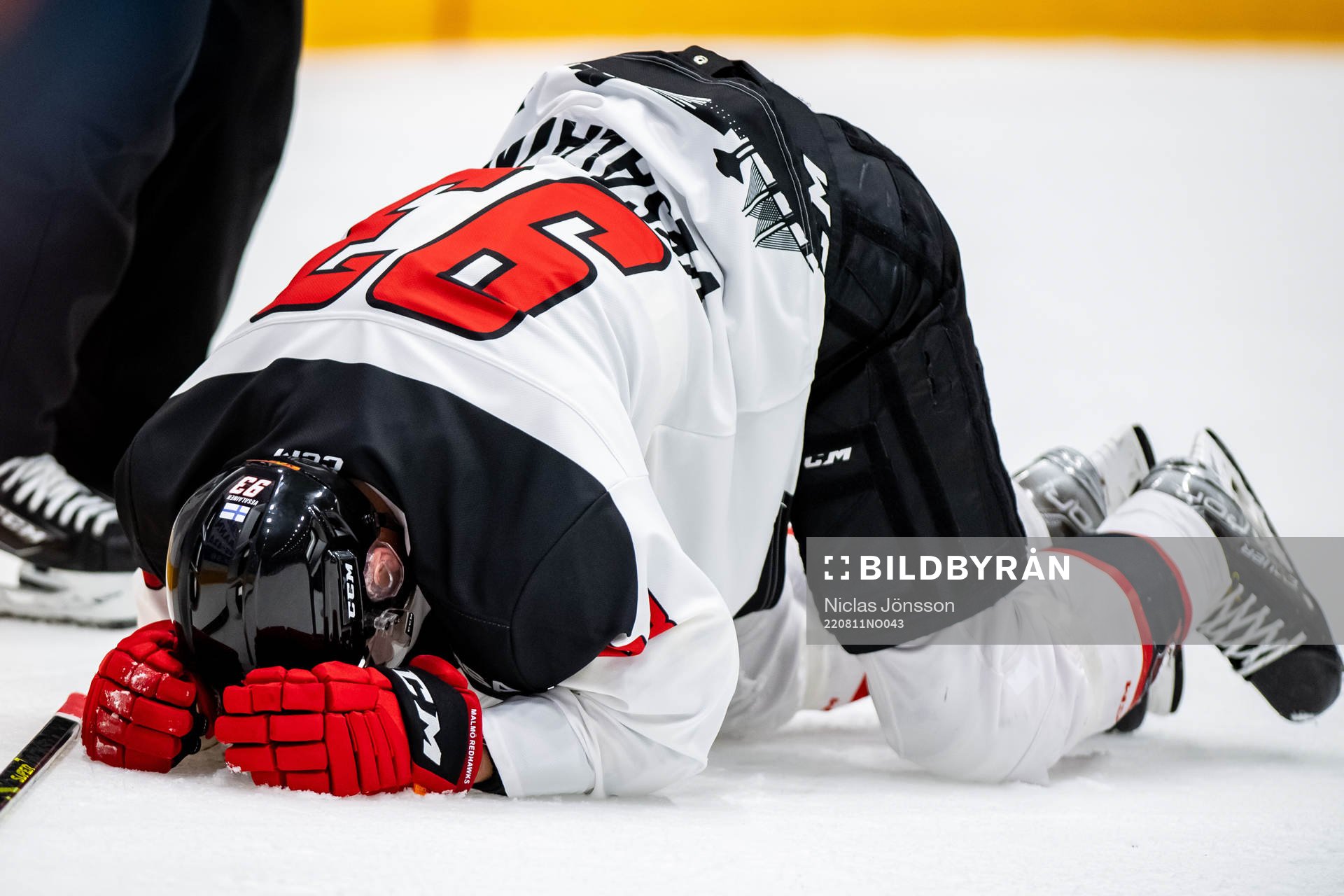 Malmö Redhawks Kristian Vesalainen har ont