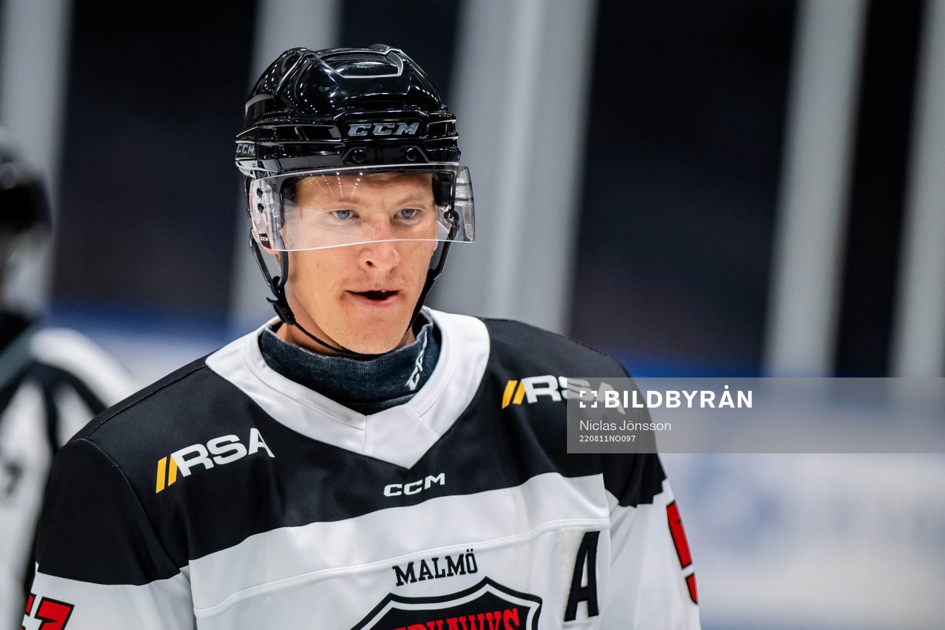Malmö Redhawks Emil Sylvegård  deppar