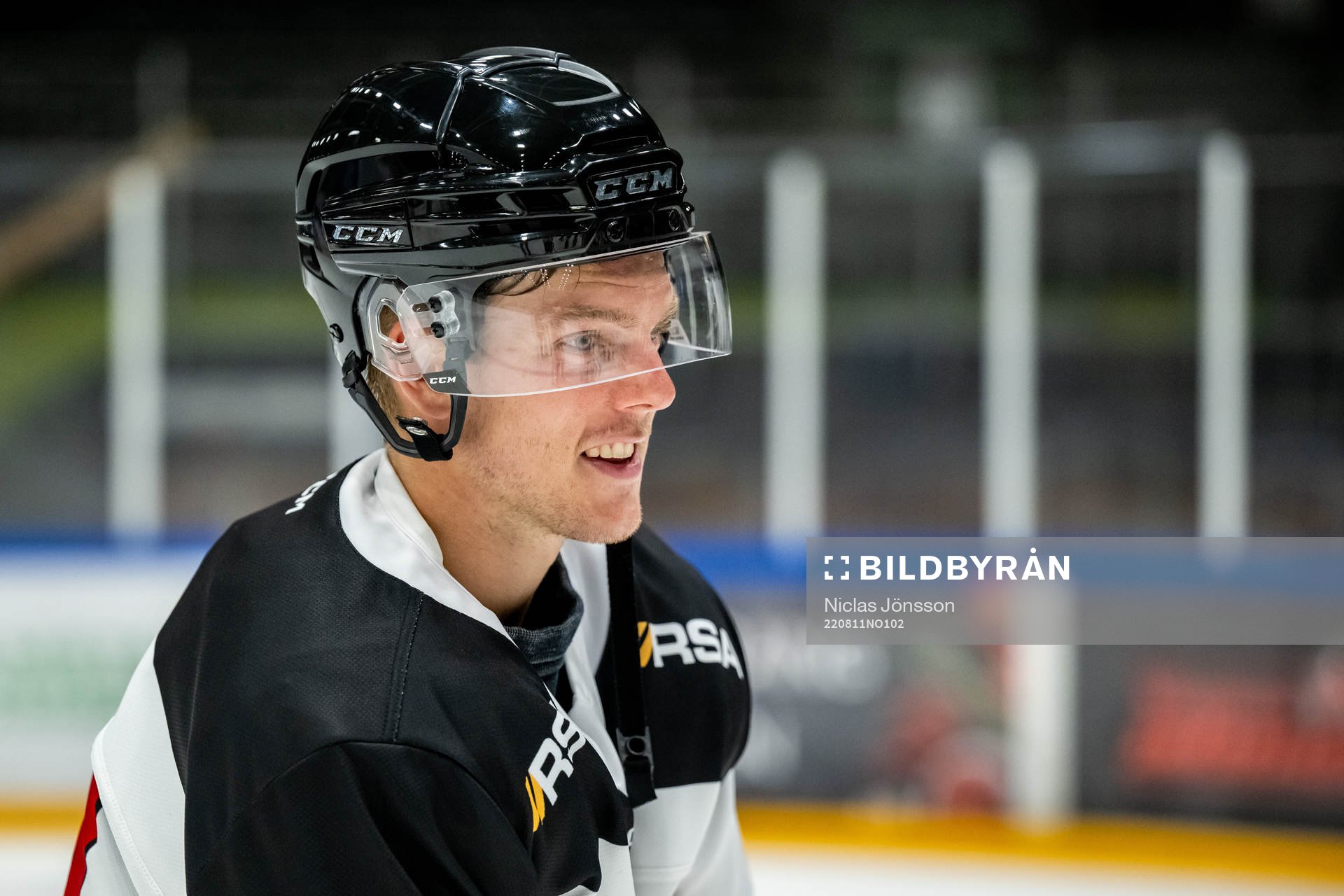 Malmö Redhawks Carl-Johan Lerby jublar