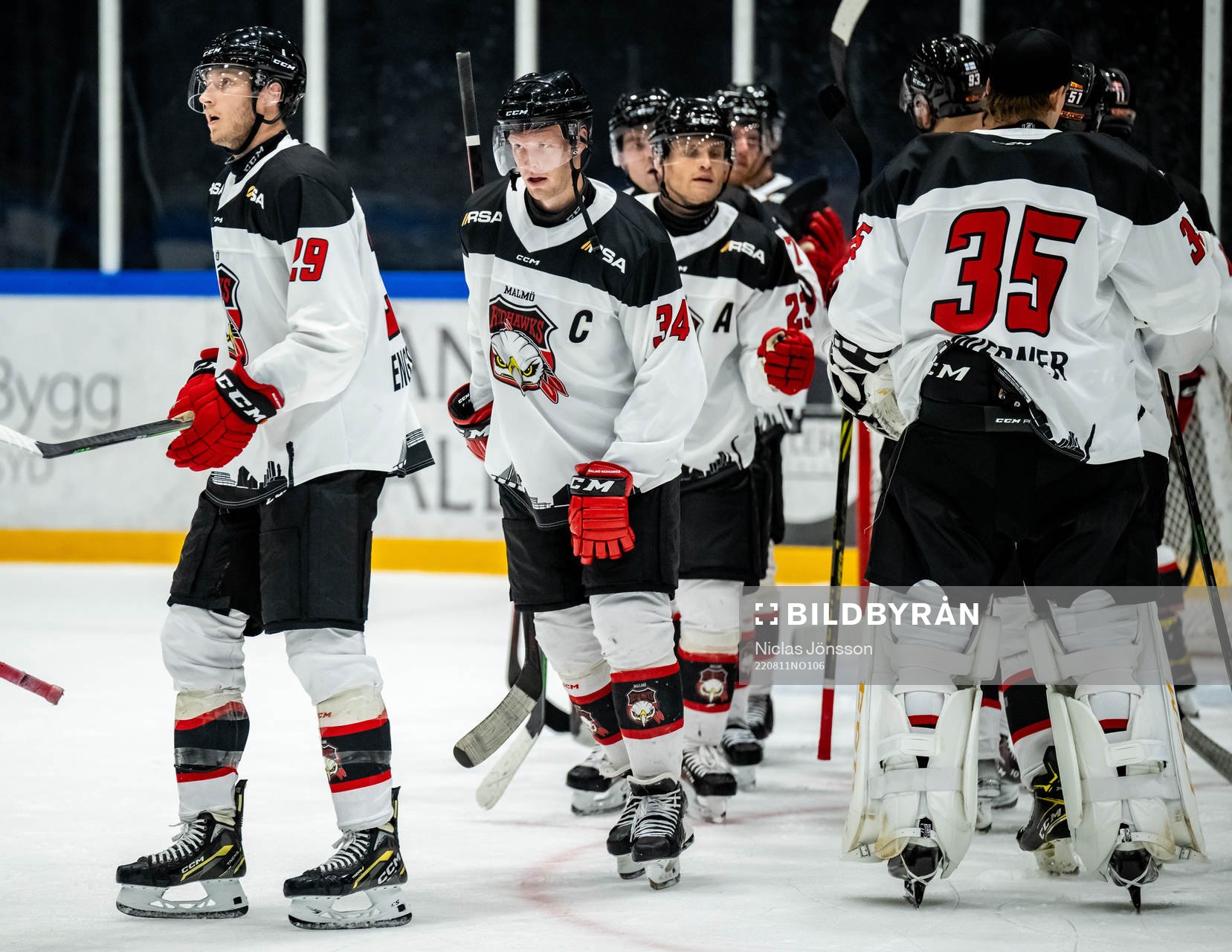 Malmö Redhawks Carl Söderberg jublar