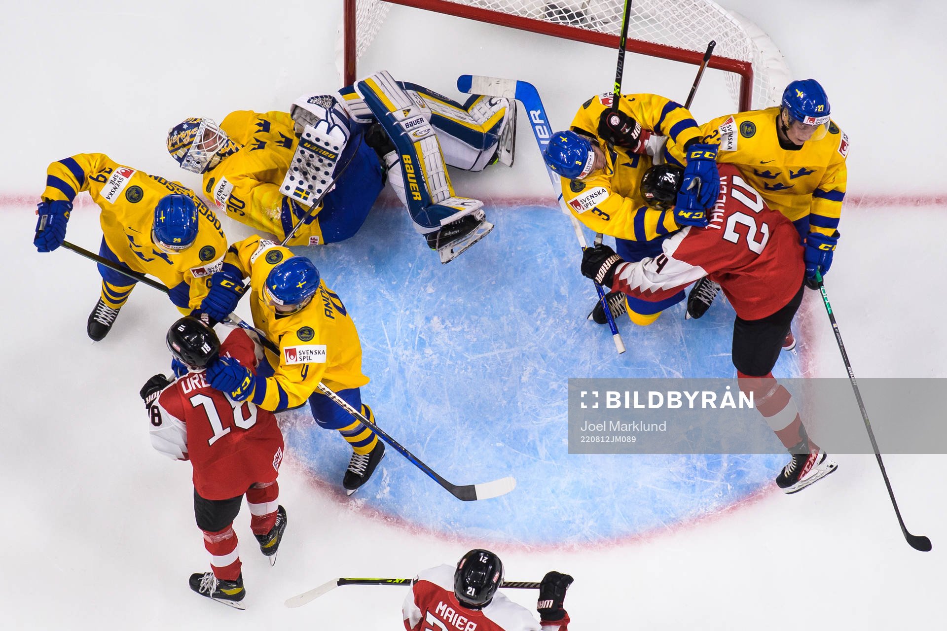 Martin Urbanek and Lucas Thaler of Austria challenge Daniel