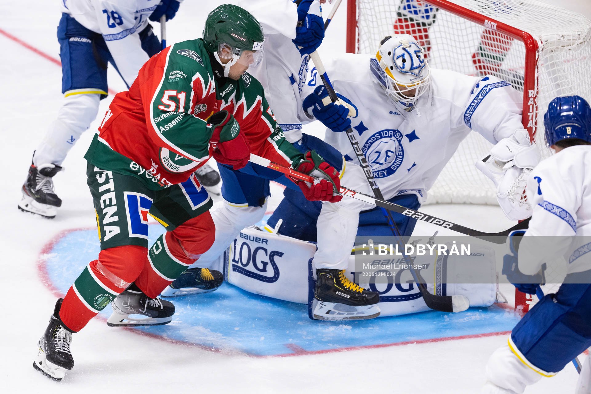 Frölundas Mats Rosseli Olsen oroar framför Leksands