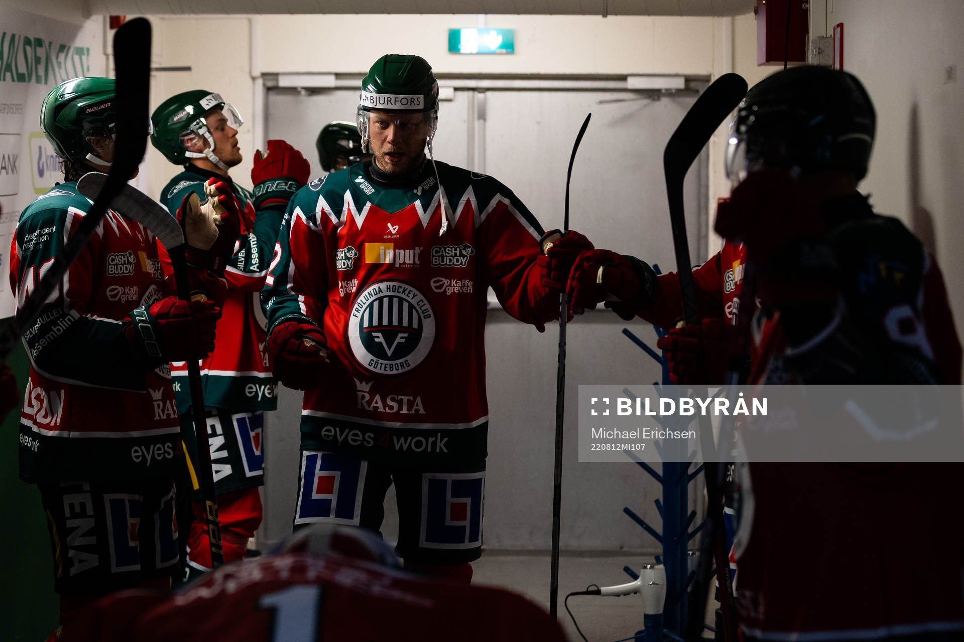Frölundas Christian Folin innan ishockeymatchen i