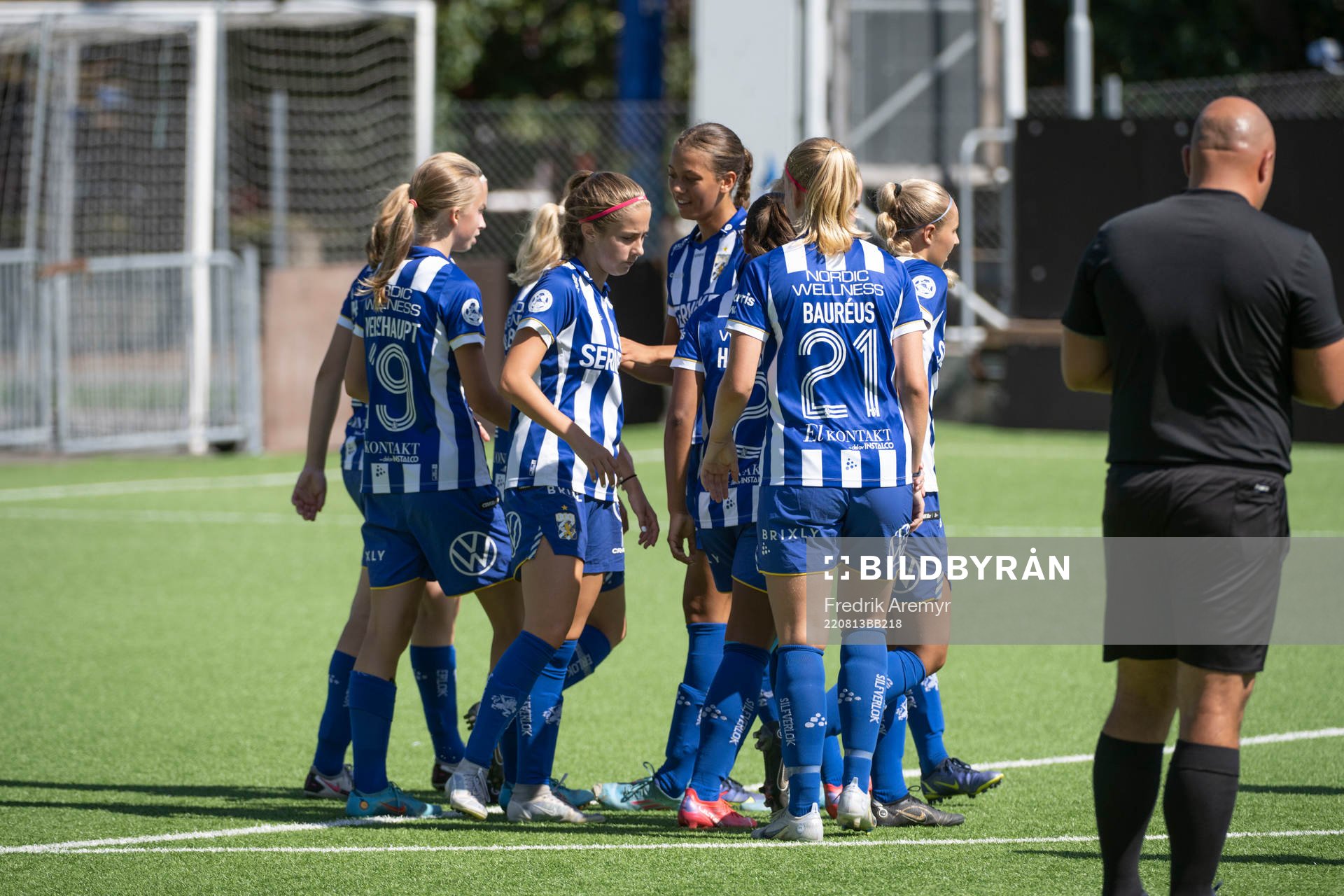 IFK Göteborgs lag jublar under fotbollsmatchen i damernas Division två Nordvästra Götaland mellan IFK Göteborg och Lerums den 13 augusti 2022 i Göteborg.