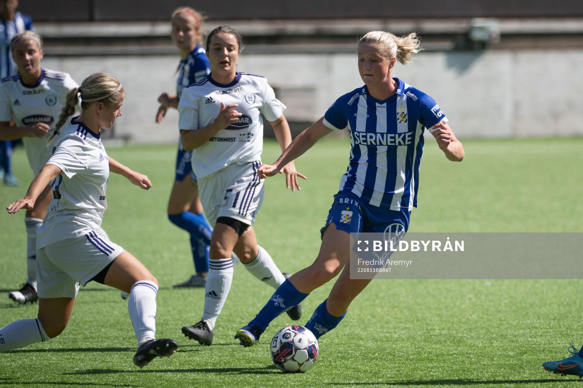 IFK Göteborgs Alexandra Larsson under fotbollsmatchen i damernas Division två Nordvästra Götaland mellan IFK Göteborg och Lerums den 13 augusti 2022 i Göteborg.