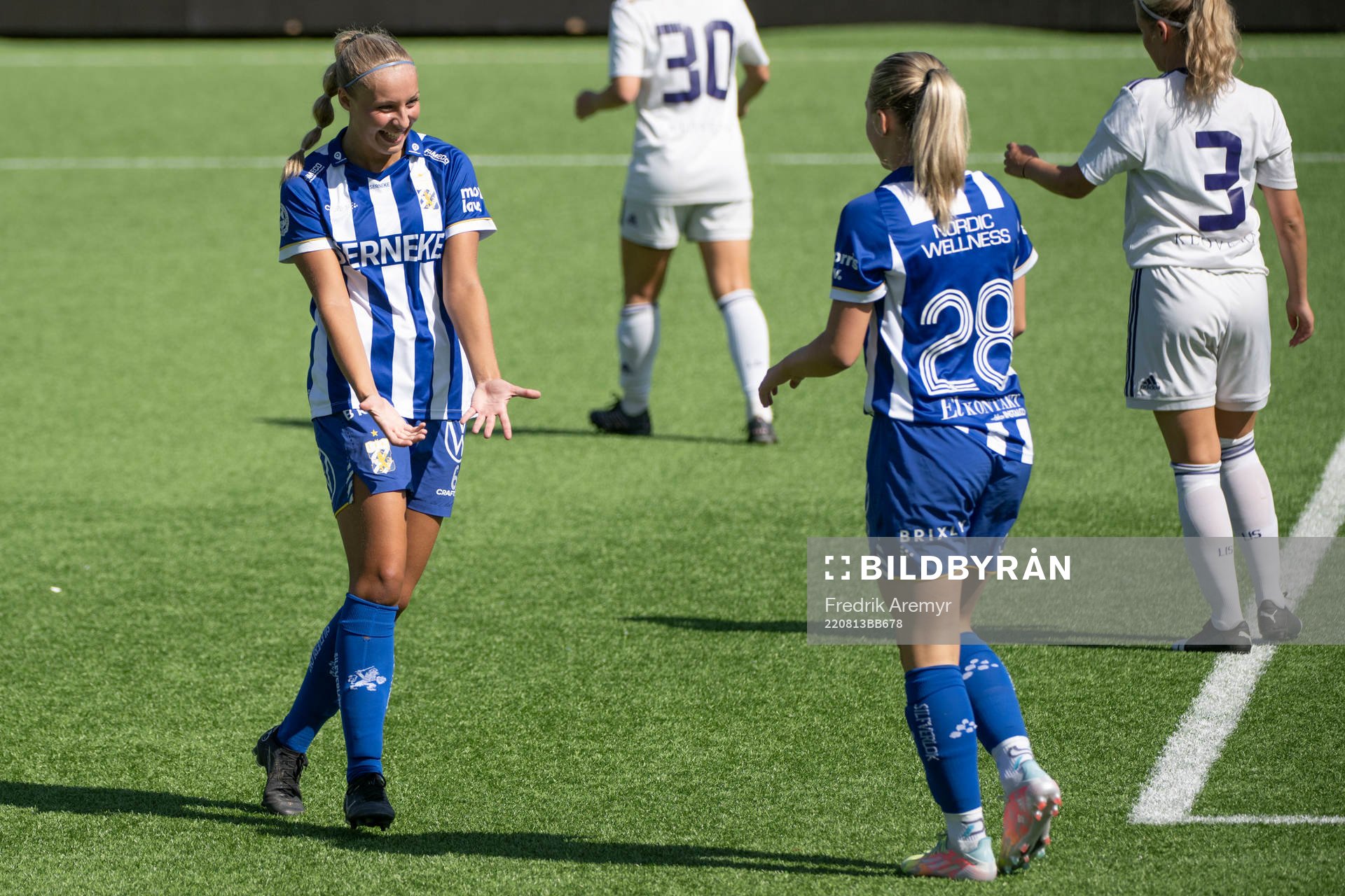 IFK Göteborgs Filippa Hopkins och Ebba Fjordskär jublar