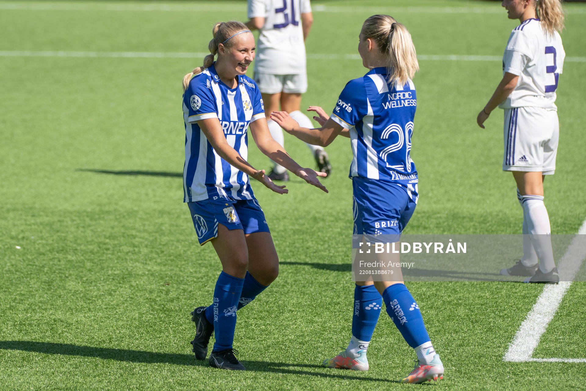 IFK Göteborgs Filippa Hopkins och Ebba Fjordskär jublar