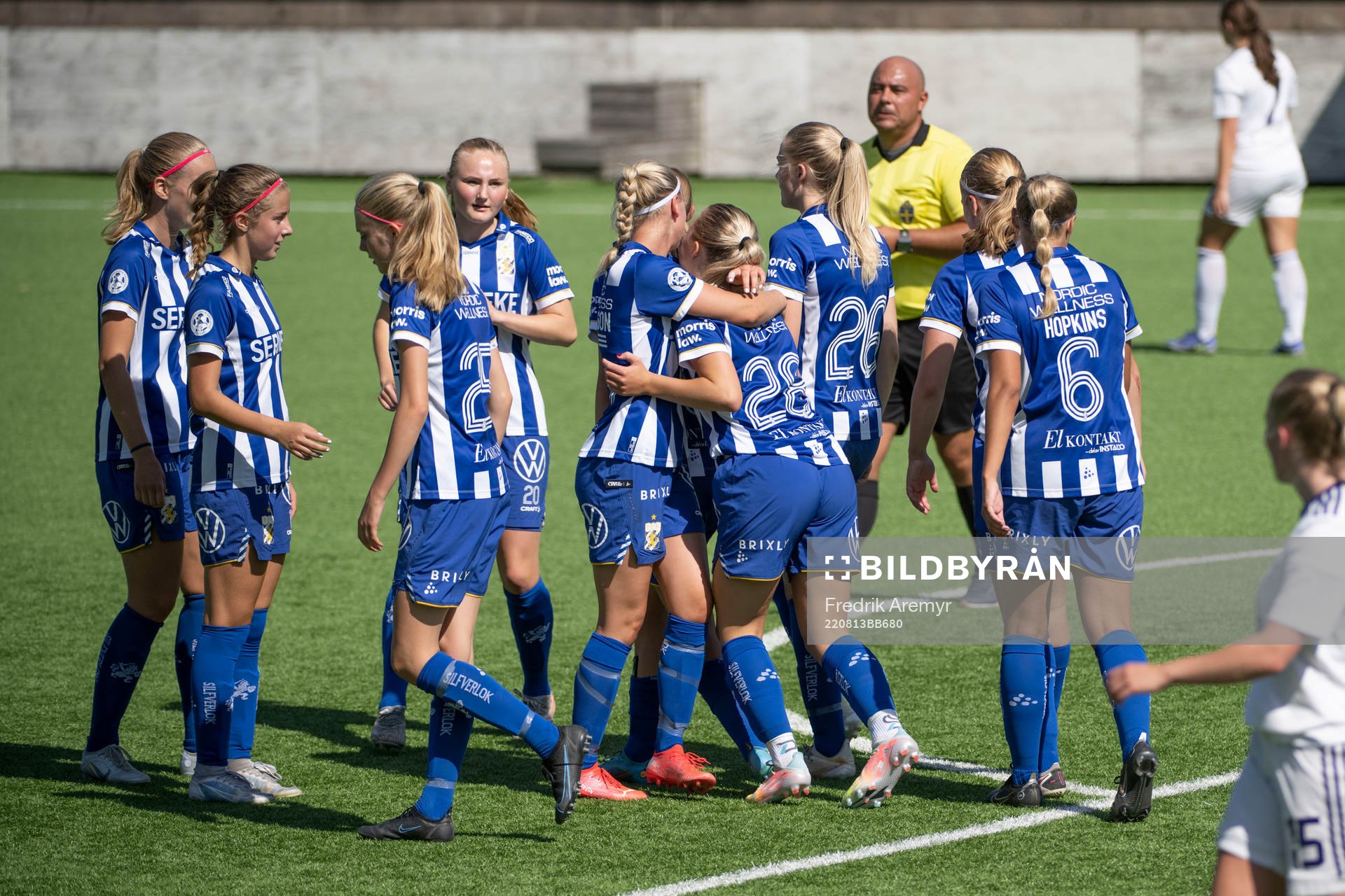 IFK Göteborgs lag jublar under fotbollsmatchen i damernas Division två Nordvästra Götaland mellan IFK Göteborg och Lerums den 13 augusti 2022 i Göteborg.