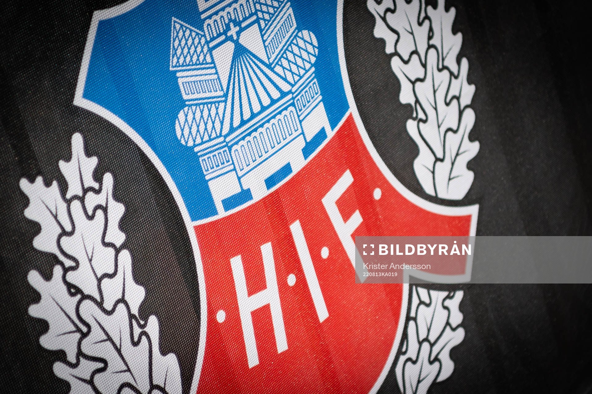 Helsingborgs logo före fotbollsmatchen i Allsvenskan
