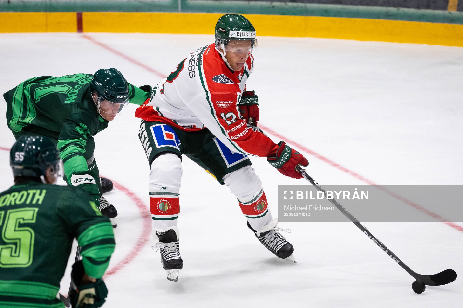 Färjestads Carl Jakobsson och Frölundas Max Friberg