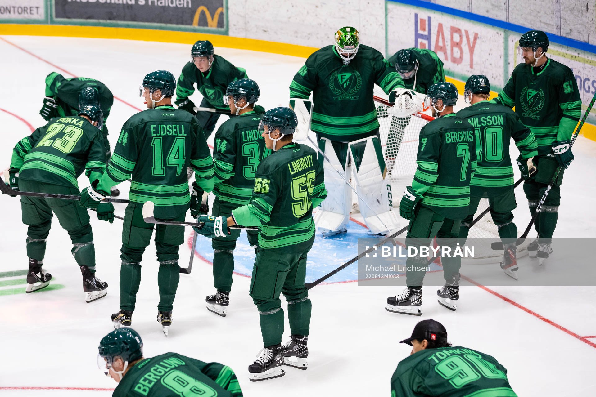 Färjestad samlade innan ishockeymatchen i Strömstad