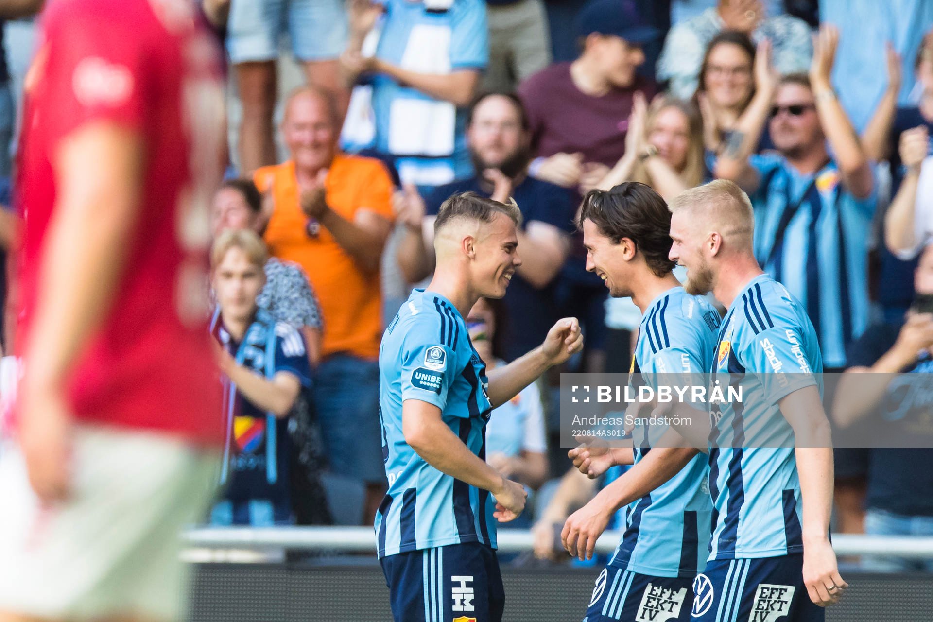 Djurgårdens Gustav Wikheim (m) gör 2-0 och jublar med