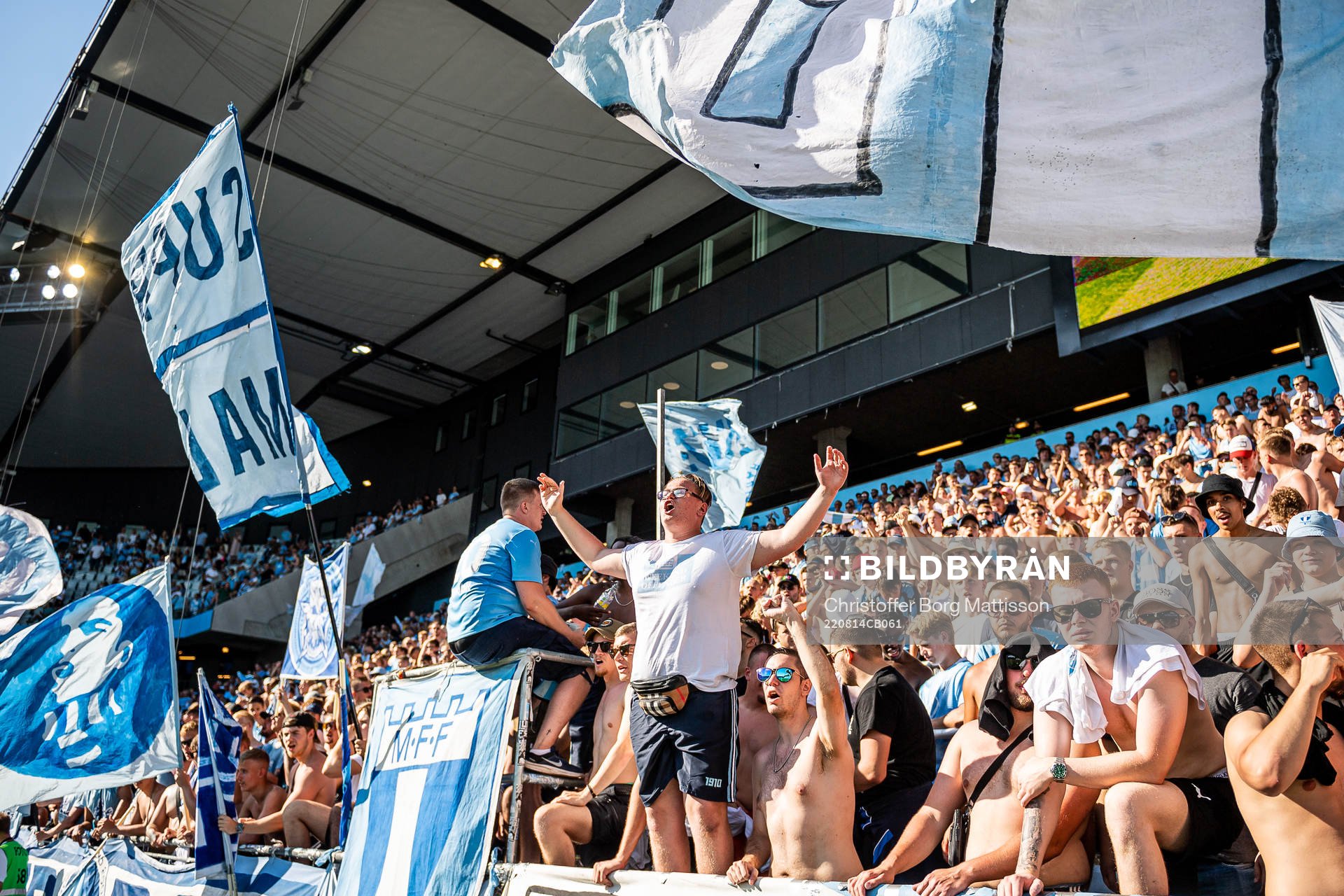 Malmö FFs supportrar jublar