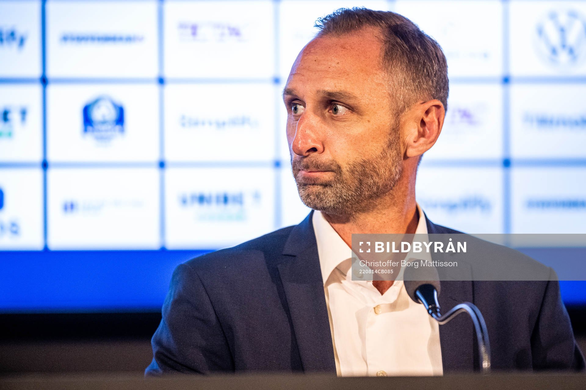 Malmö FFs tränare Andreas Georgson deppar vid en