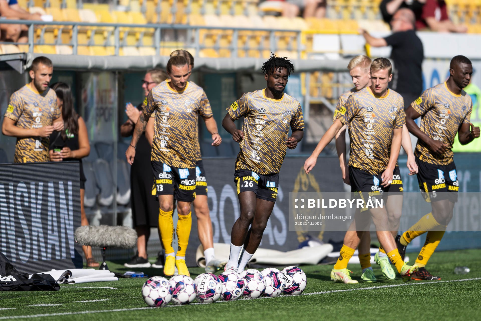 Elfsborgs spelare kommer in till uppvärmningen