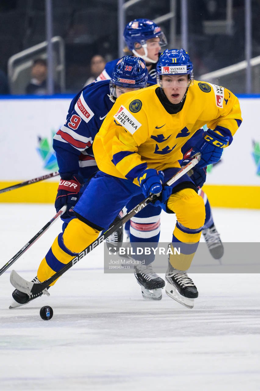Landon Slaggert of USA behind Fabian Lysell of Sweden