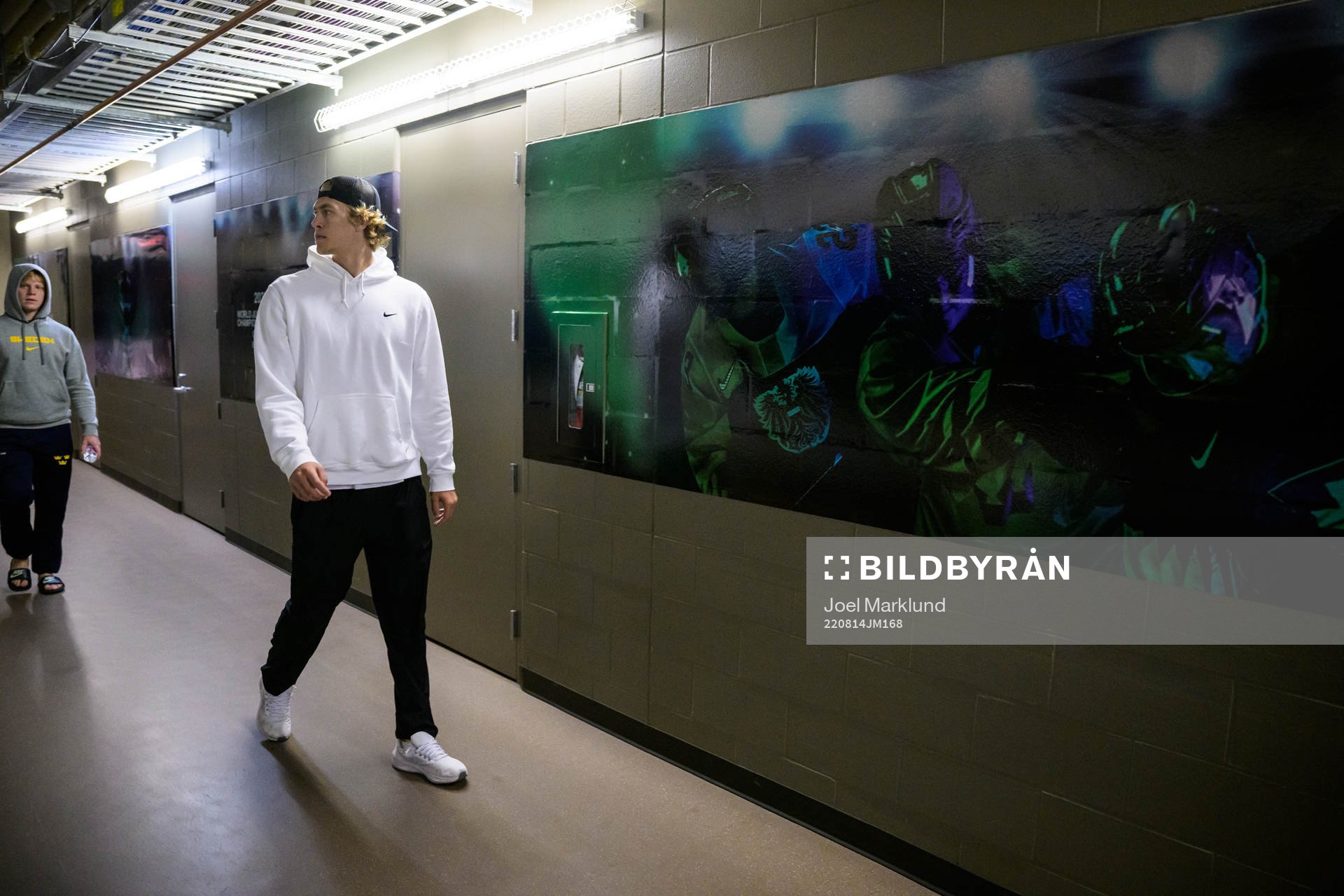 Simon Edvinsson of Sweden arrives to the arena for a