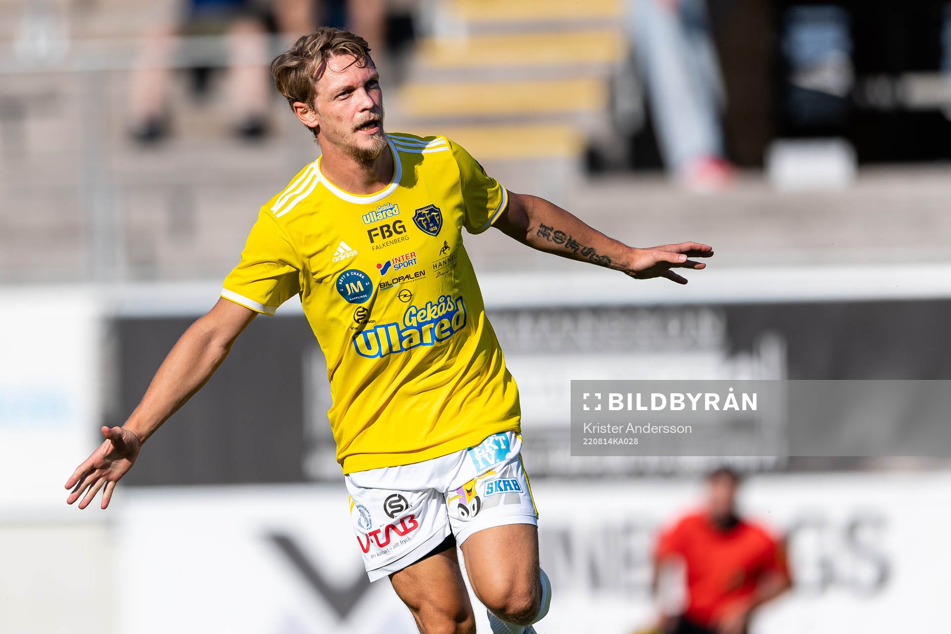 Falkenbergs Robin Hofsö jublar