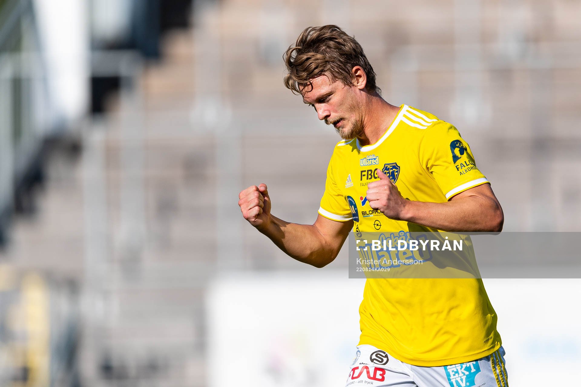 Falkenbergs Robin Hofsö jublar